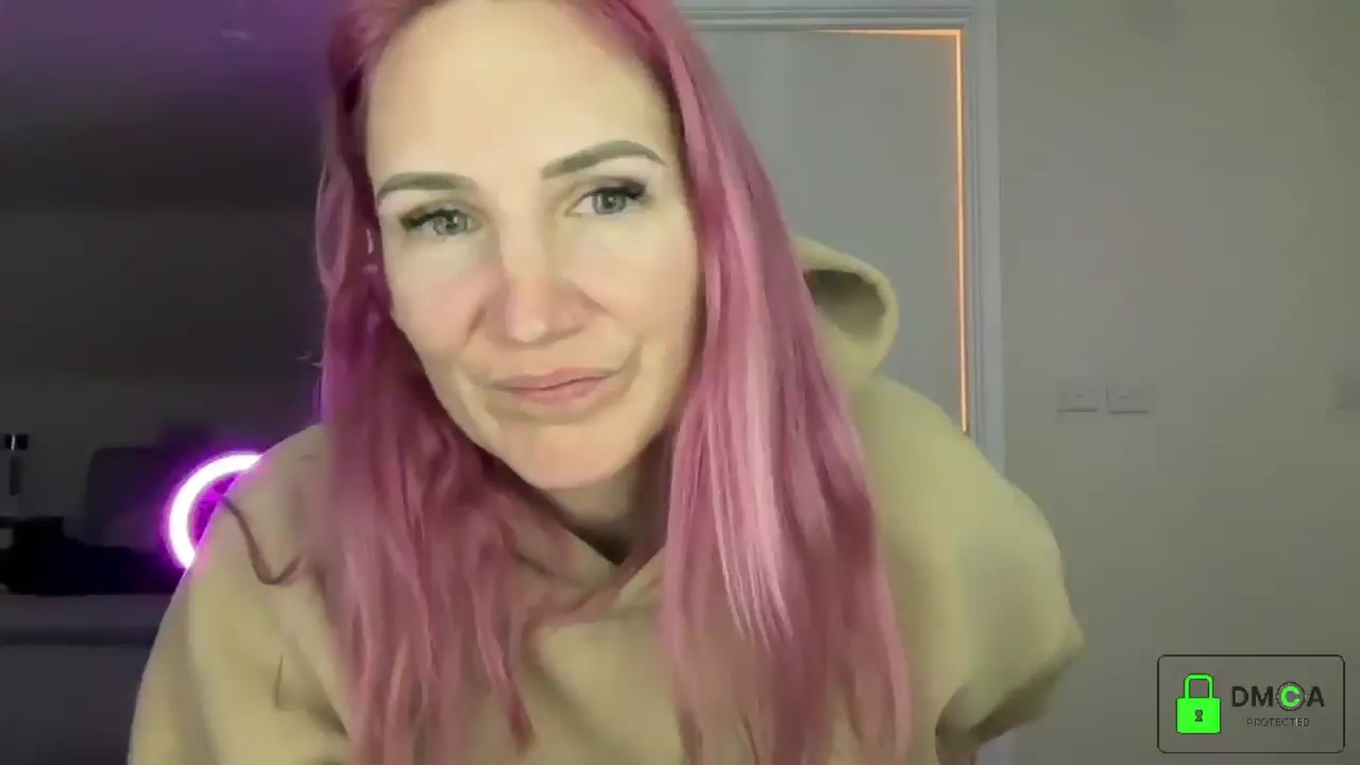 Gallery image thumbnail from Bellanoirxx's myfreecams stream on, 03/24/2026, 21:54 image 10 of 20