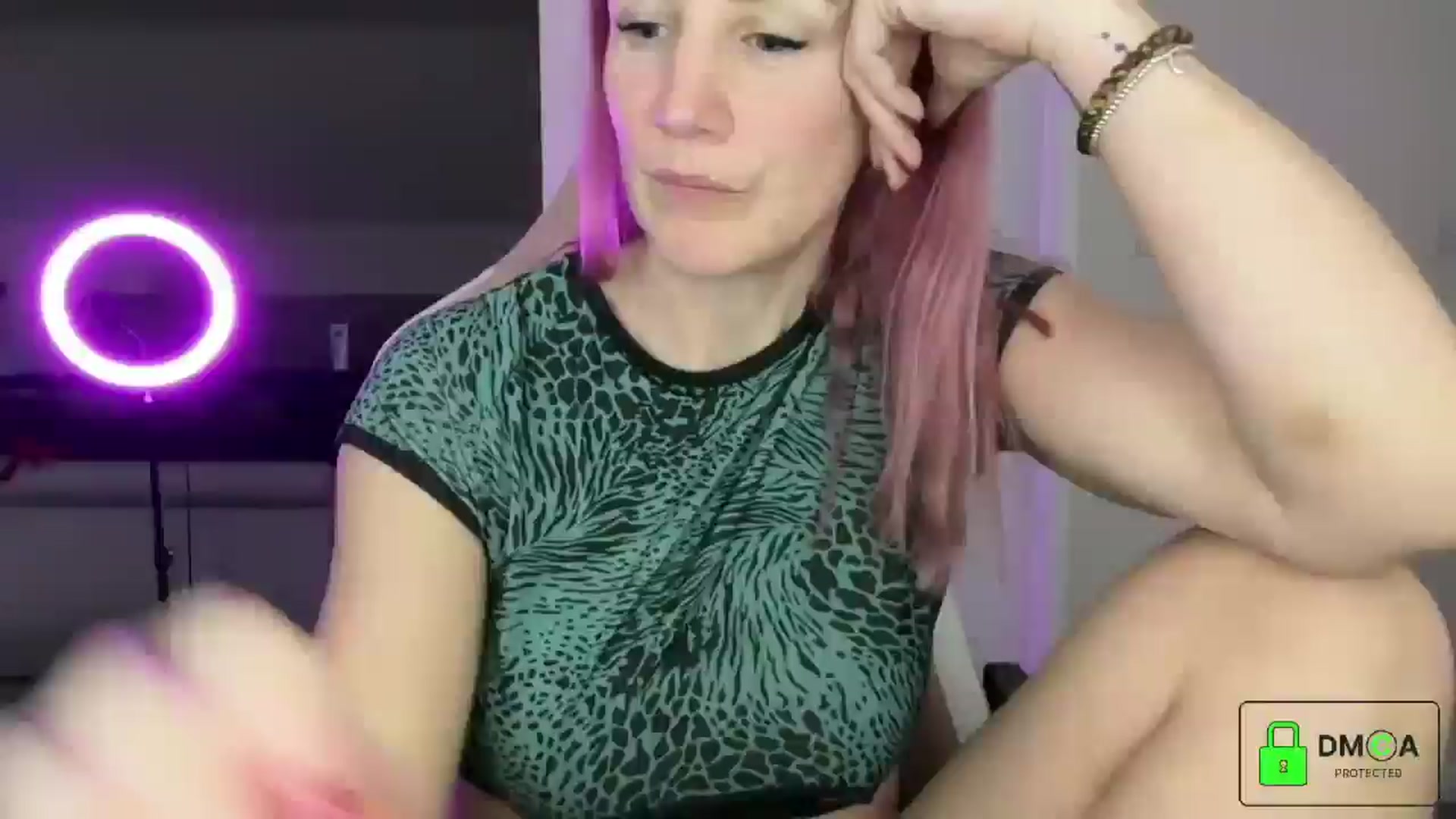 Gallery image thumbnail from Bellanoirxx's myfreecams stream on, 03/28/2026, 22:12 image 1 of 20