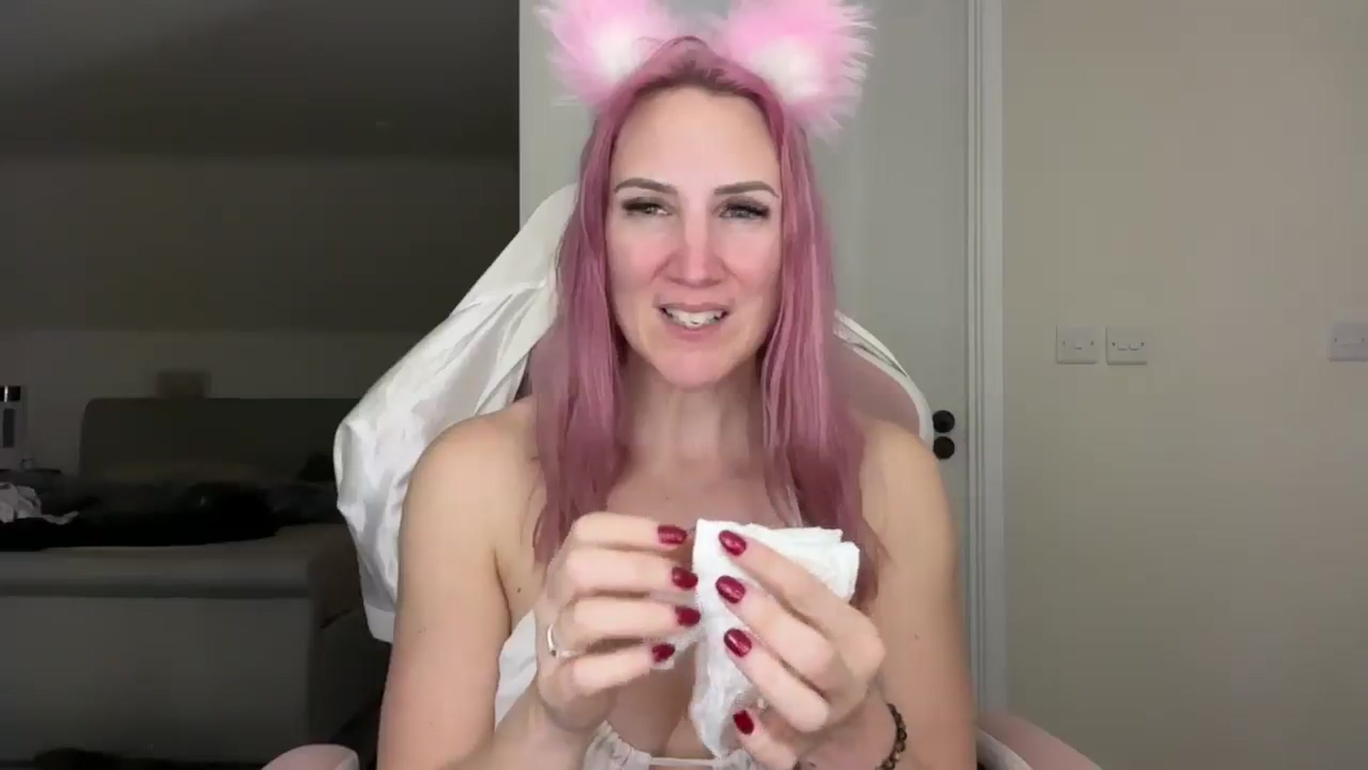 Gallery image thumbnail from Bellanoirxx's myfreecams stream on, 03/30/2026, 22:25 image 9 of 20