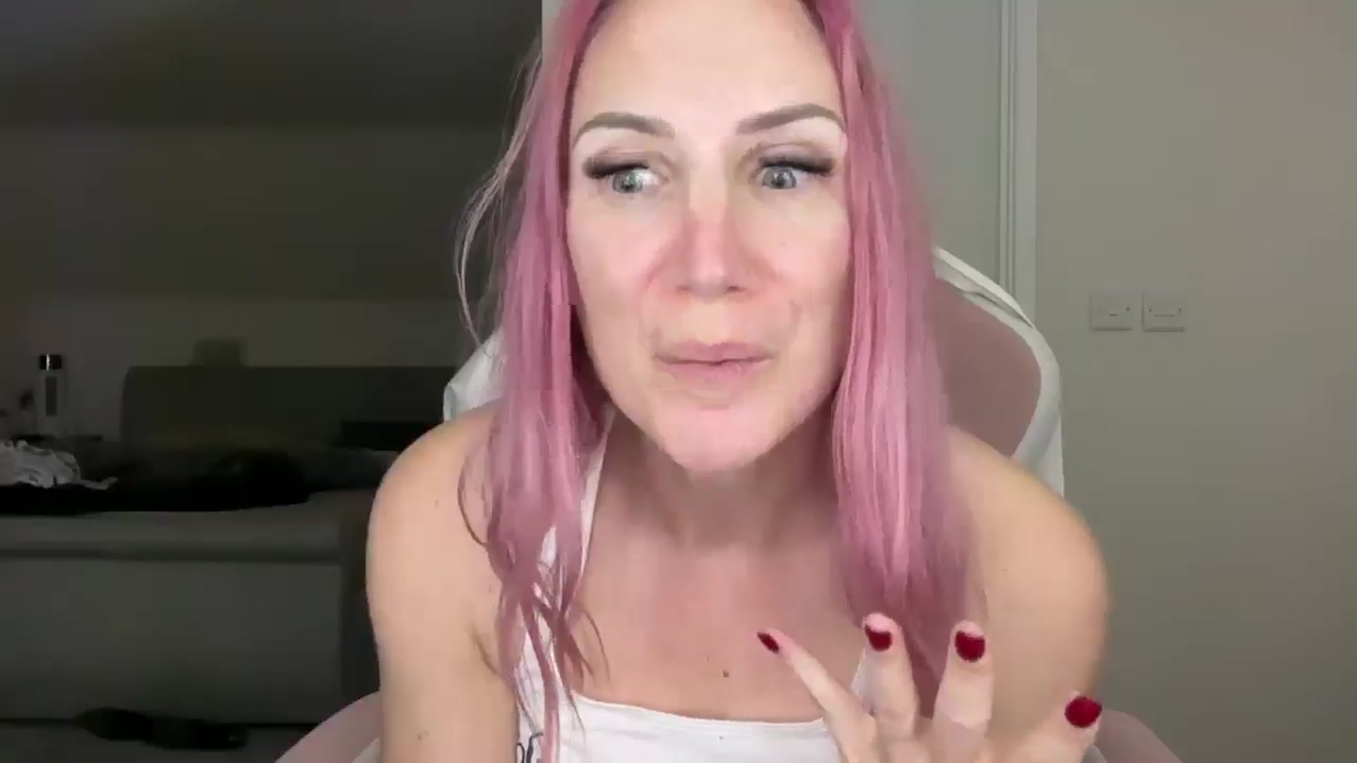 Gallery image thumbnail from Bellanoirxx's myfreecams stream on, 03/30/2026, 22:25 image 19 of 20