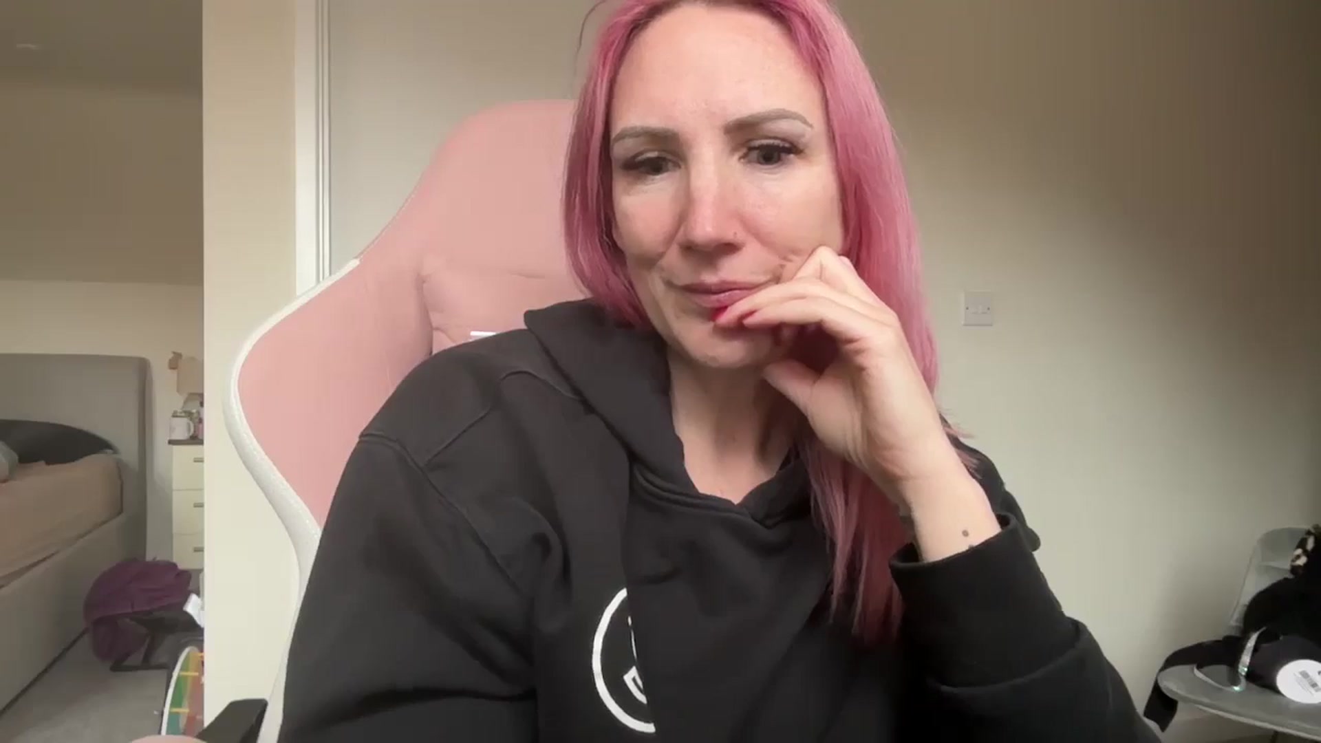 Gallery image thumbnail from Bellanoirxx's myfreecams stream on, 04/01/2026, 11:17 image 2 of 20
