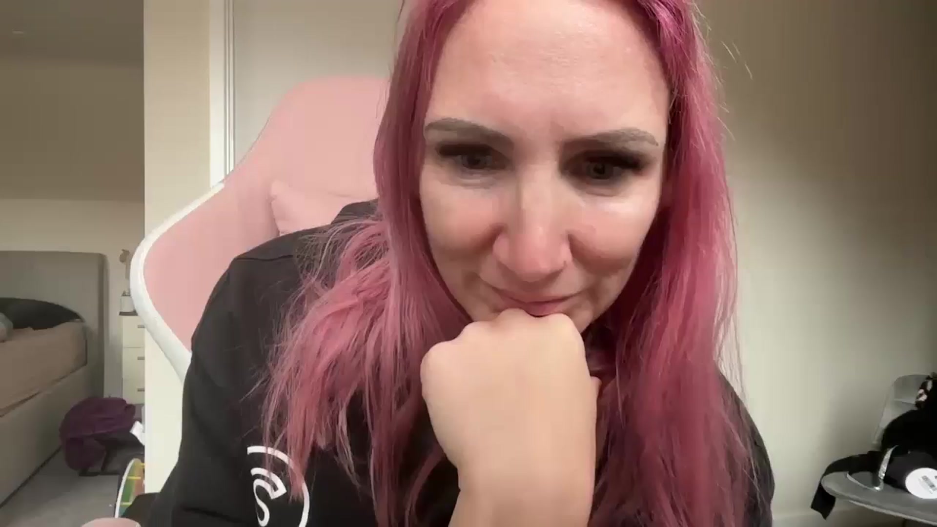 Gallery image thumbnail from Bellanoirxx's myfreecams stream on, 04/01/2026, 11:17 image 1 of 20