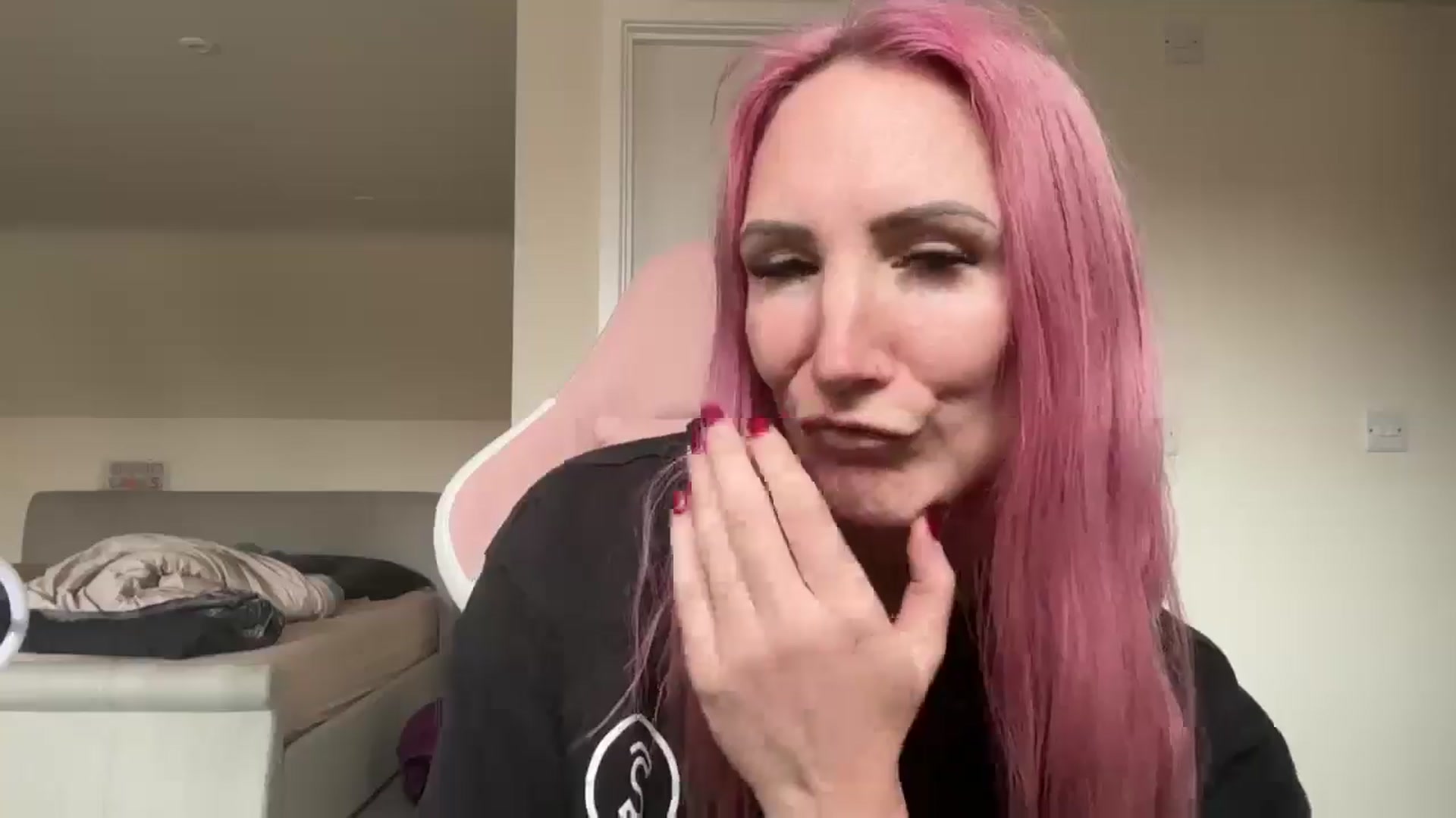 Gallery image thumbnail from Bellanoirxx's myfreecams stream on, 04/01/2026, 11:17 image 20 of 20