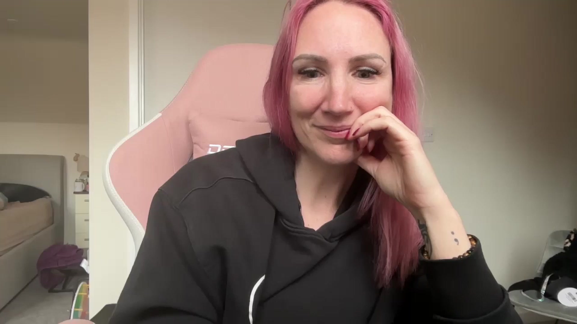 Gallery image thumbnail from Bellanoirxx's myfreecams stream on, 04/01/2026, 11:17 image 3 of 20
