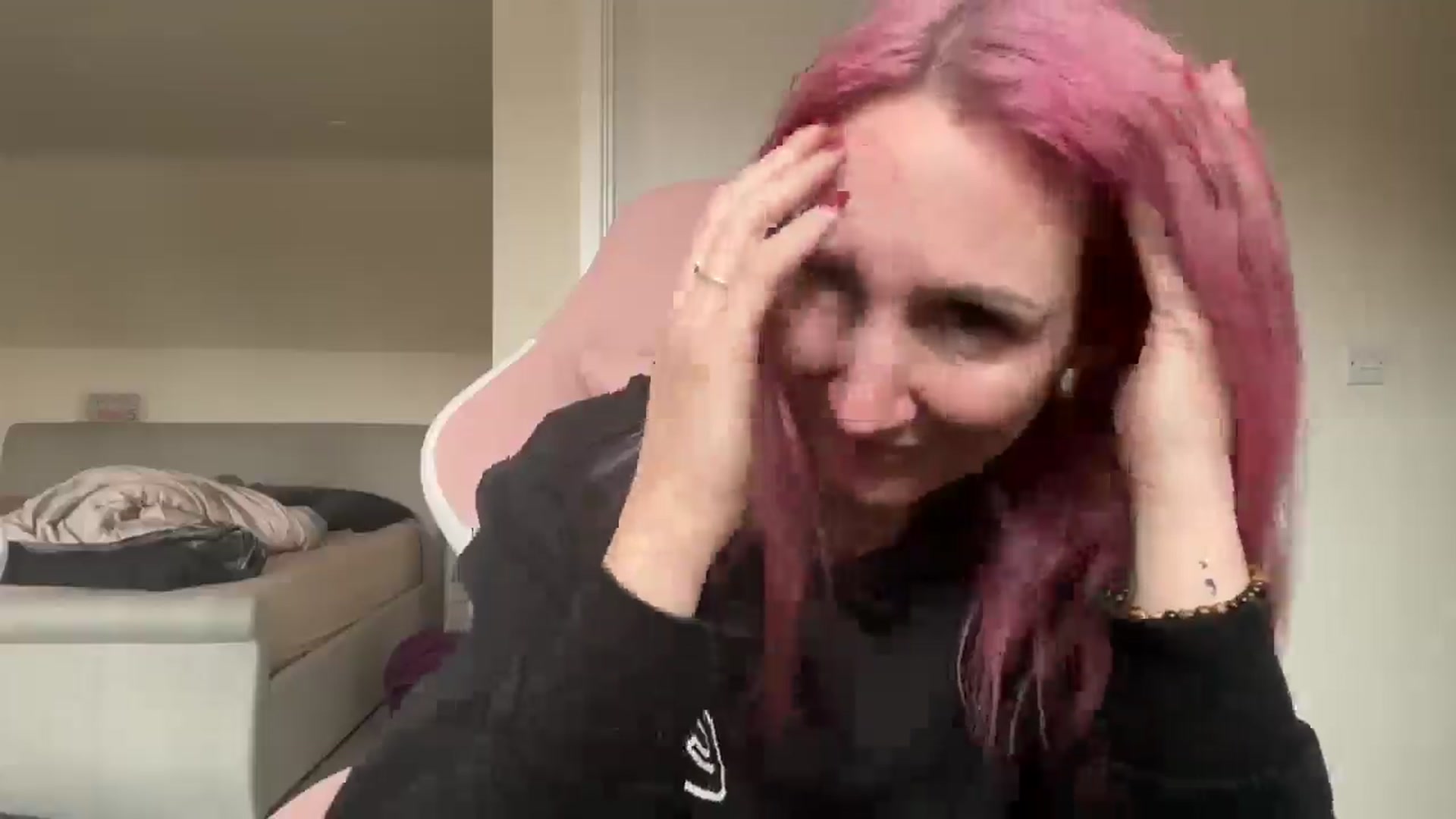 Gallery image thumbnail from Bellanoirxx's myfreecams stream on, 04/01/2026, 11:17 image 8 of 20