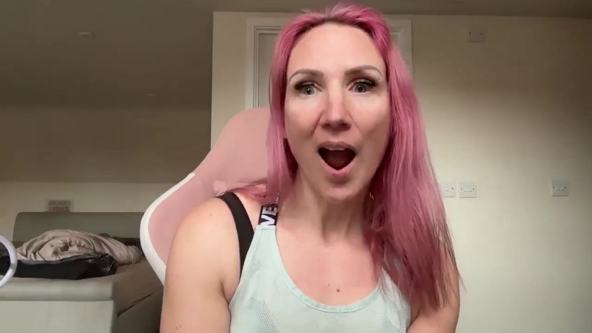 Gallery image thumbnail from Bellanoirxx's myfreecams stream on, 04/01/2026, 14:22 image 8 of 20