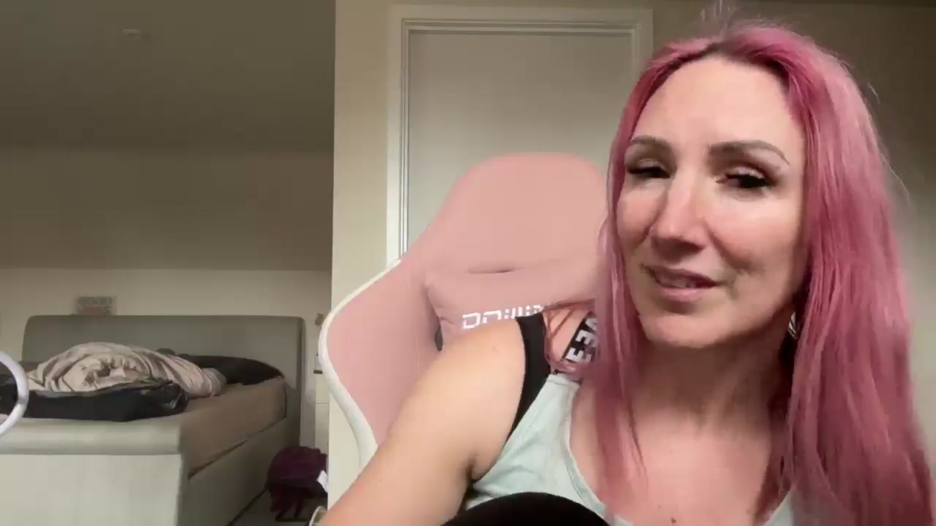 Gallery image thumbnail from Bellanoirxx's myfreecams stream on, 04/01/2026, 14:22 image 4 of 20