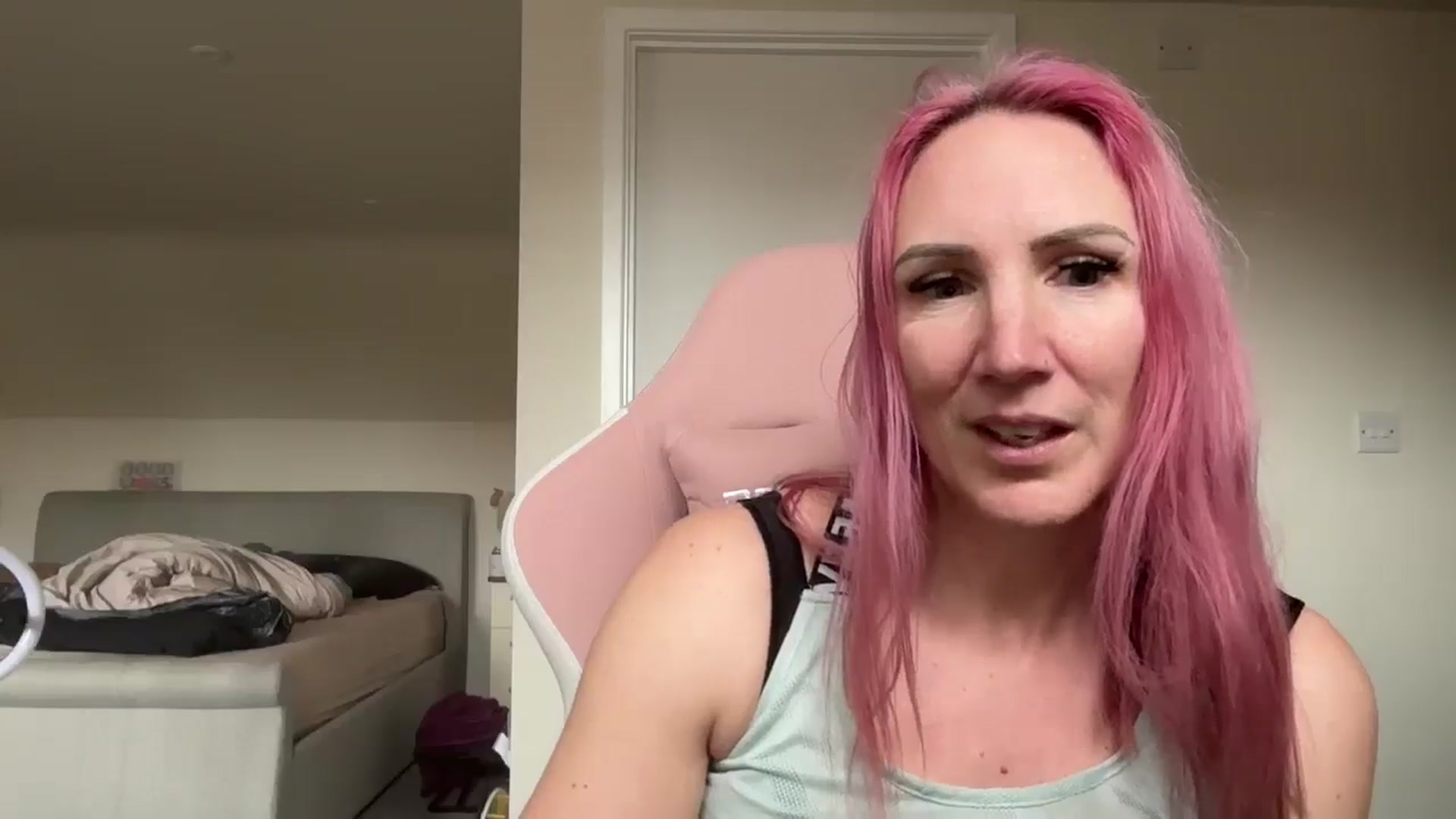 Gallery image thumbnail from Bellanoirxx's myfreecams stream on, 04/01/2026, 14:22 image 2 of 20