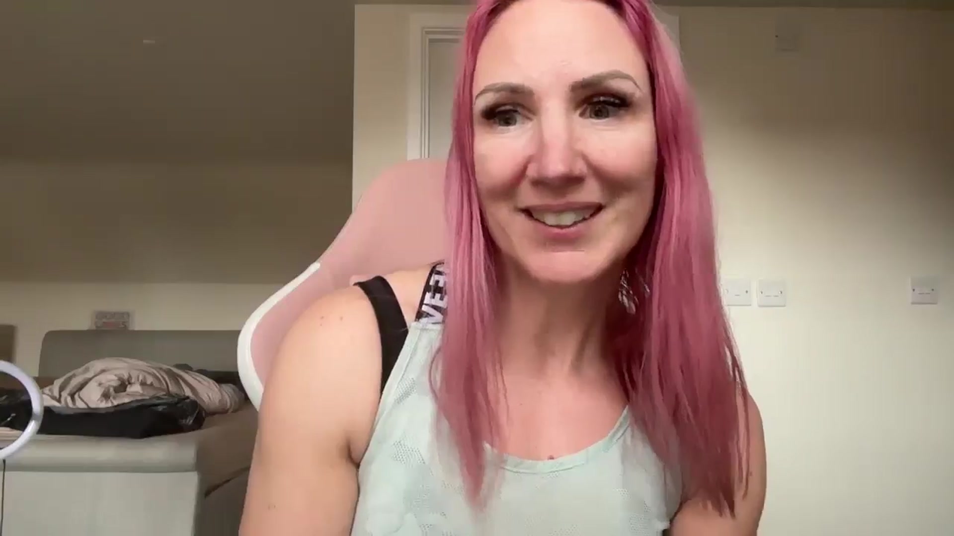 Gallery image thumbnail from Bellanoirxx's myfreecams stream on, 04/01/2026, 14:22 image 17 of 20