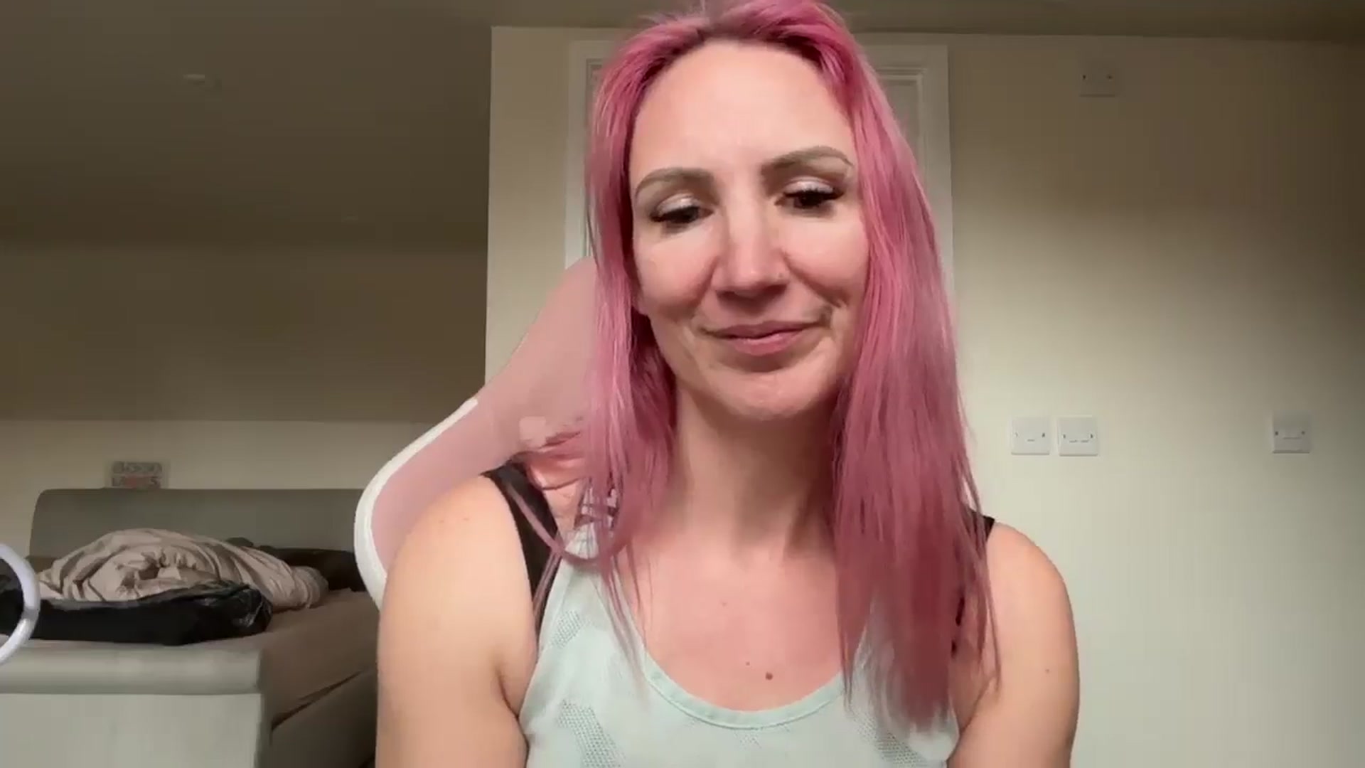 Gallery image thumbnail from Bellanoirxx's myfreecams stream on, 04/01/2026, 14:22 image 12 of 20