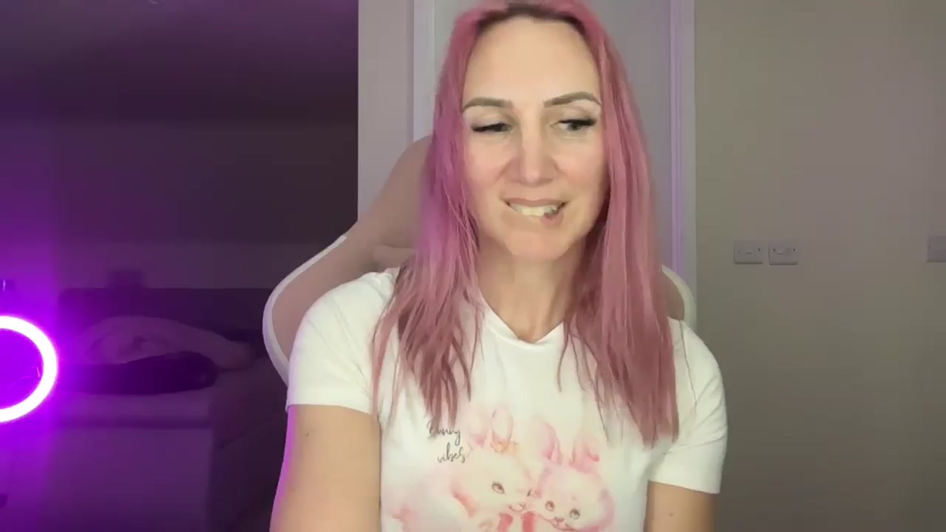 Gallery image thumbnail from Bellanoirxx's myfreecams stream on, 04/01/2026, 19:16 image 18 of 20
