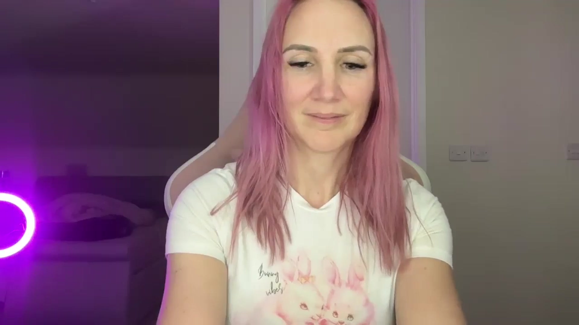 Gallery image thumbnail from Bellanoirxx's myfreecams stream on, 04/01/2026, 19:16 image 14 of 20