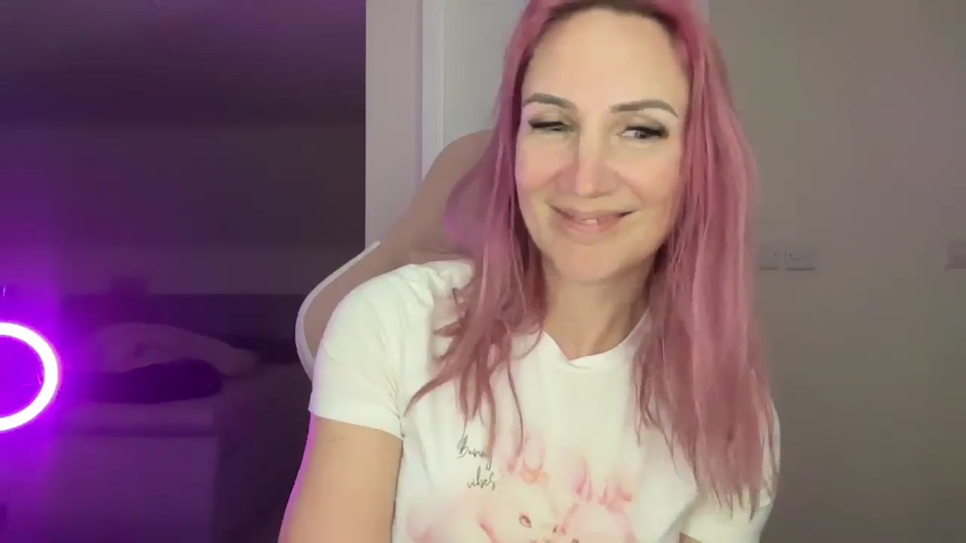 Gallery image thumbnail from Bellanoirxx's myfreecams stream on, 04/01/2026, 19:39 image 8 of 20
