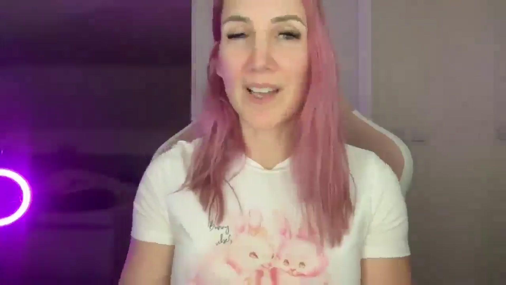 Gallery image thumbnail from Bellanoirxx's myfreecams stream on, 04/01/2026, 19:39 image 17 of 20