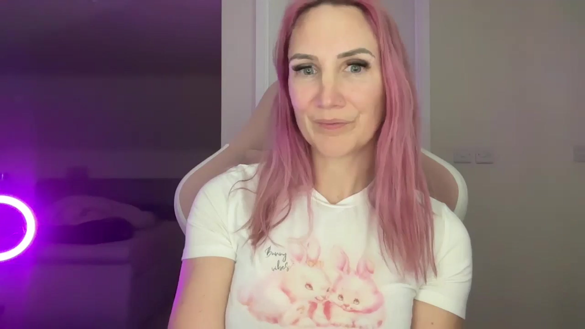 Gallery image thumbnail from Bellanoirxx's myfreecams stream on, 04/01/2026, 19:39 image 20 of 20