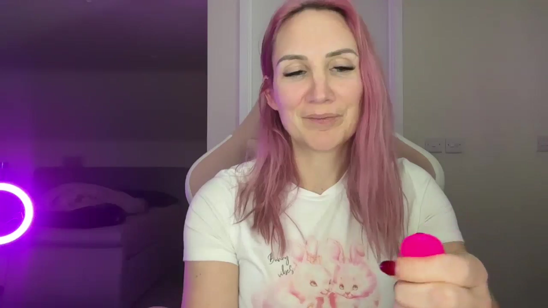 Gallery image thumbnail from Bellanoirxx's myfreecams stream on, 04/01/2026, 19:39 image 15 of 20