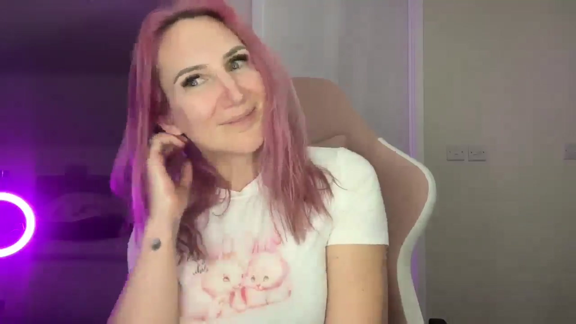 Gallery image thumbnail from Bellanoirxx's myfreecams stream on, 04/01/2026, 19:39 image 9 of 20