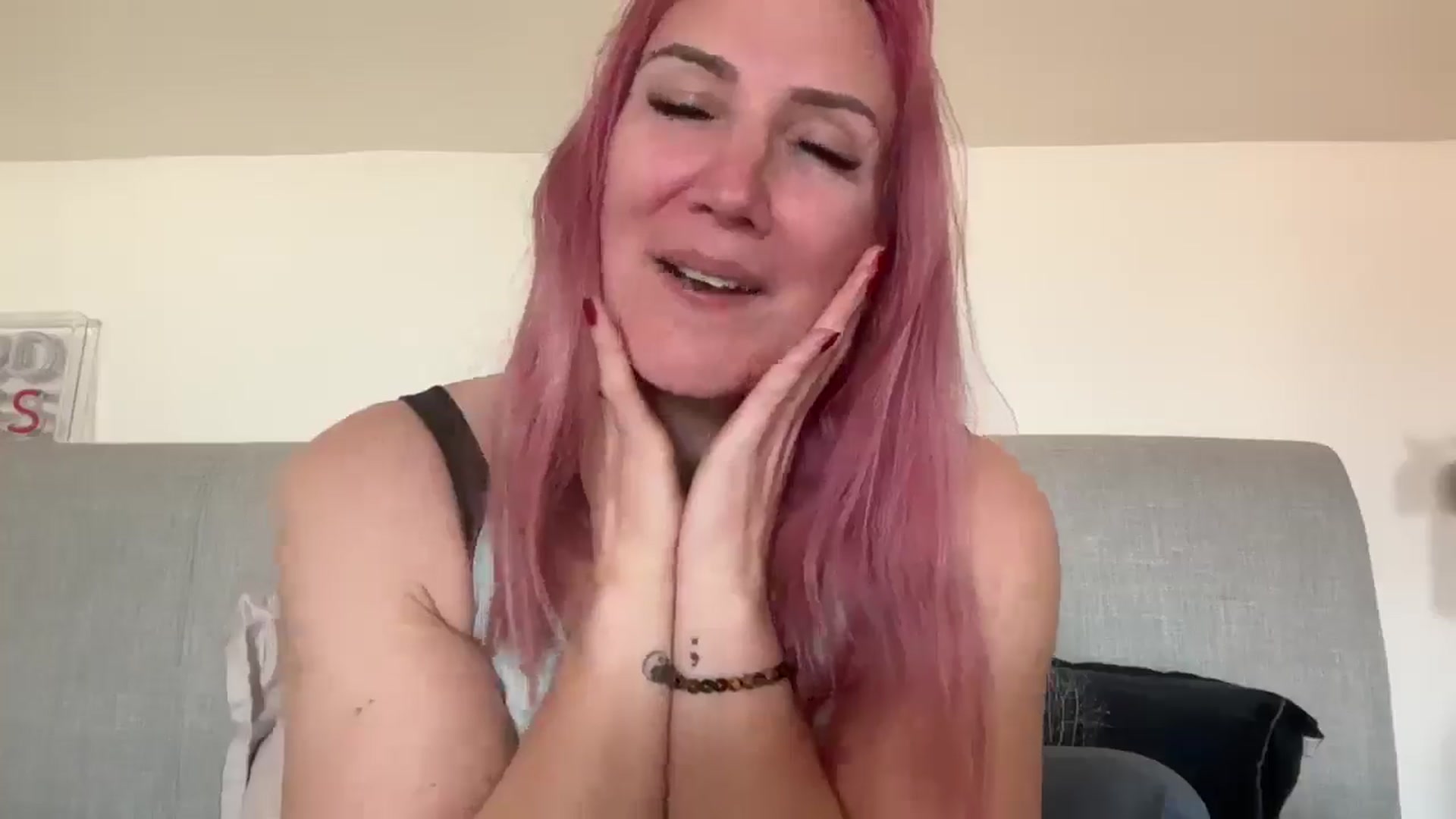 Gallery image thumbnail from Bellanoirxx's myfreecams stream on, 04/02/2026, 15:24 image 15 of 20