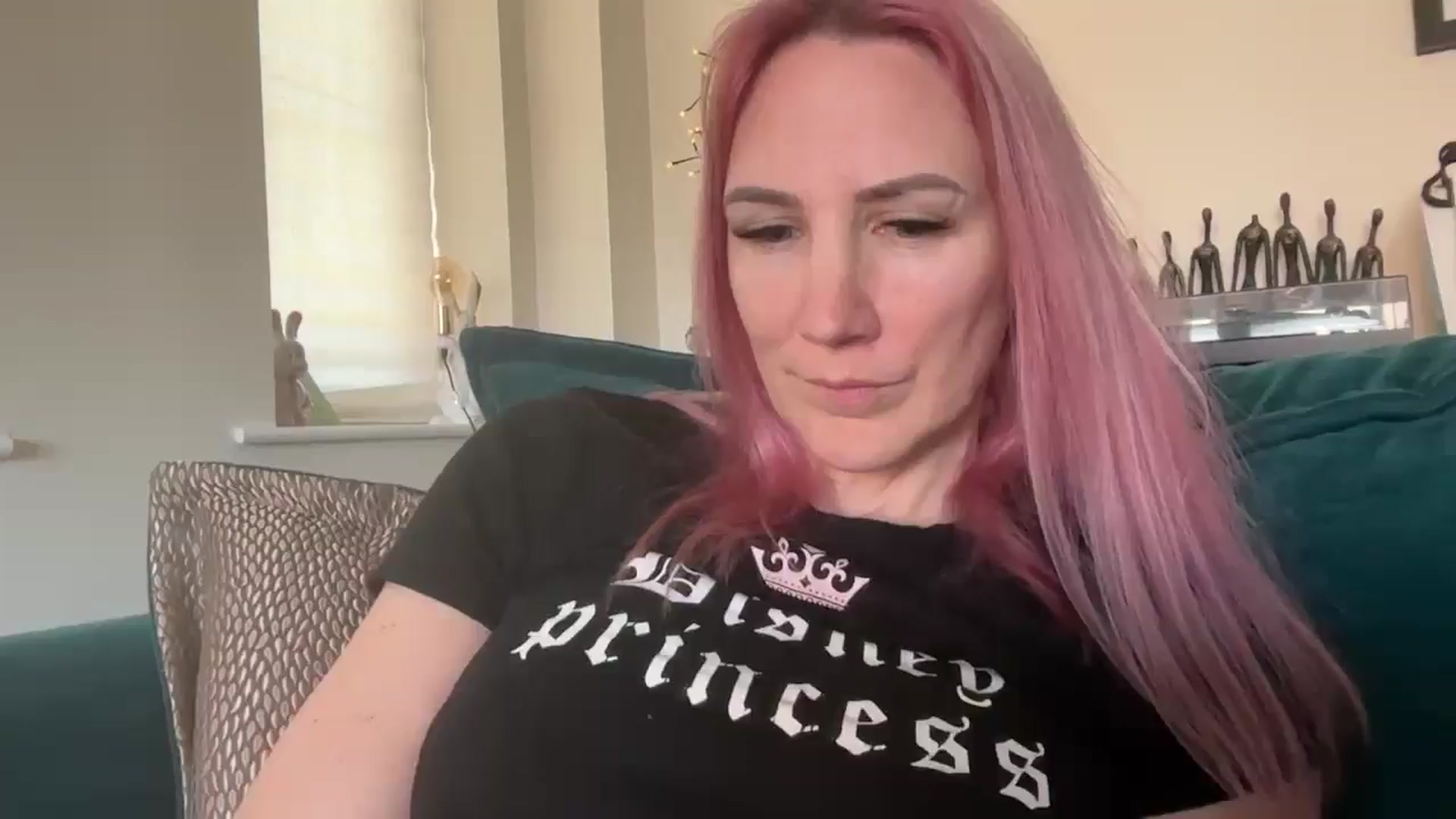 Gallery image thumbnail from Bellanoirxx's myfreecams stream on, 04/05/2026, 10:28 image 18 of 20