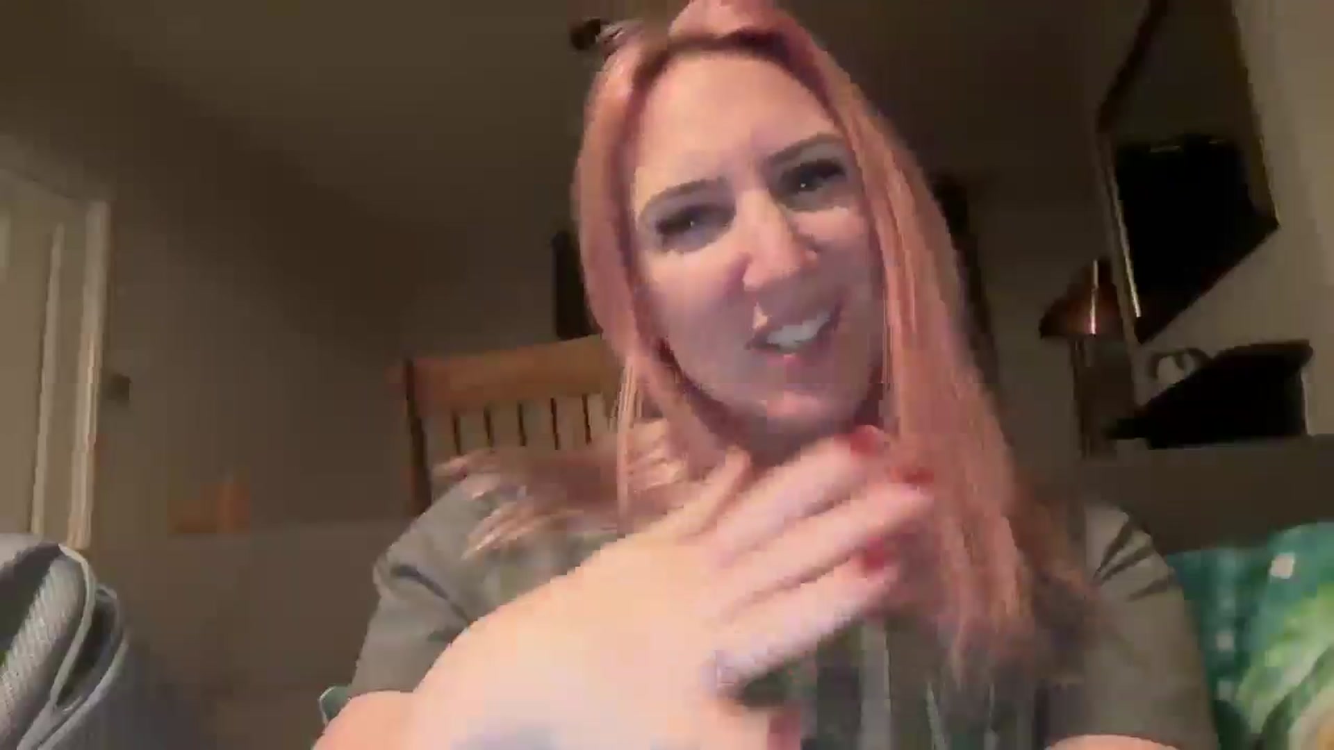Gallery image thumbnail from Bellanoirxx's myfreecams stream on, 04/06/2026, 22:44 image 17 of 20