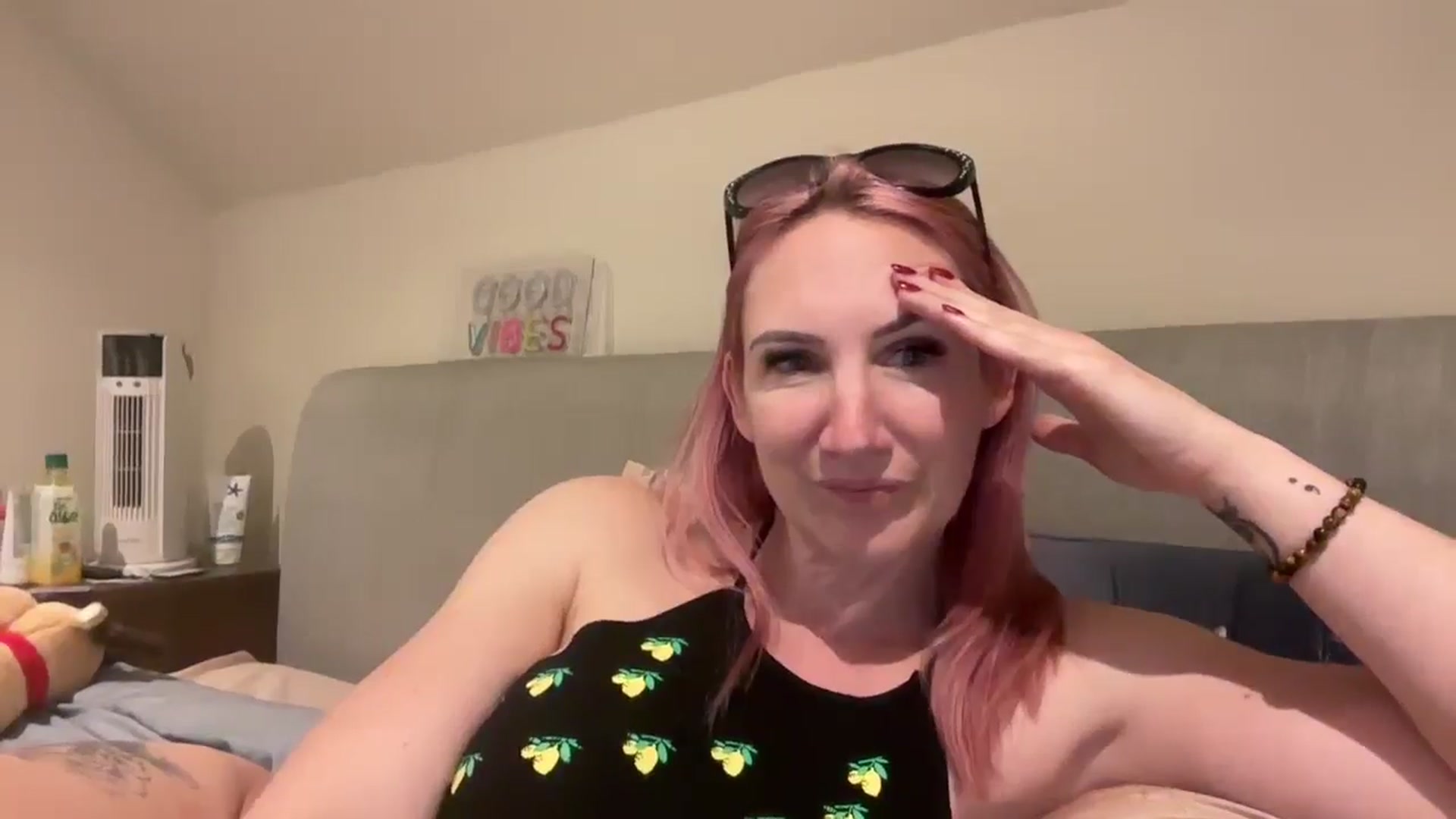 Gallery image thumbnail from Bellanoirxx's myfreecams stream on, 04/08/2026, 22:01 image 14 of 20