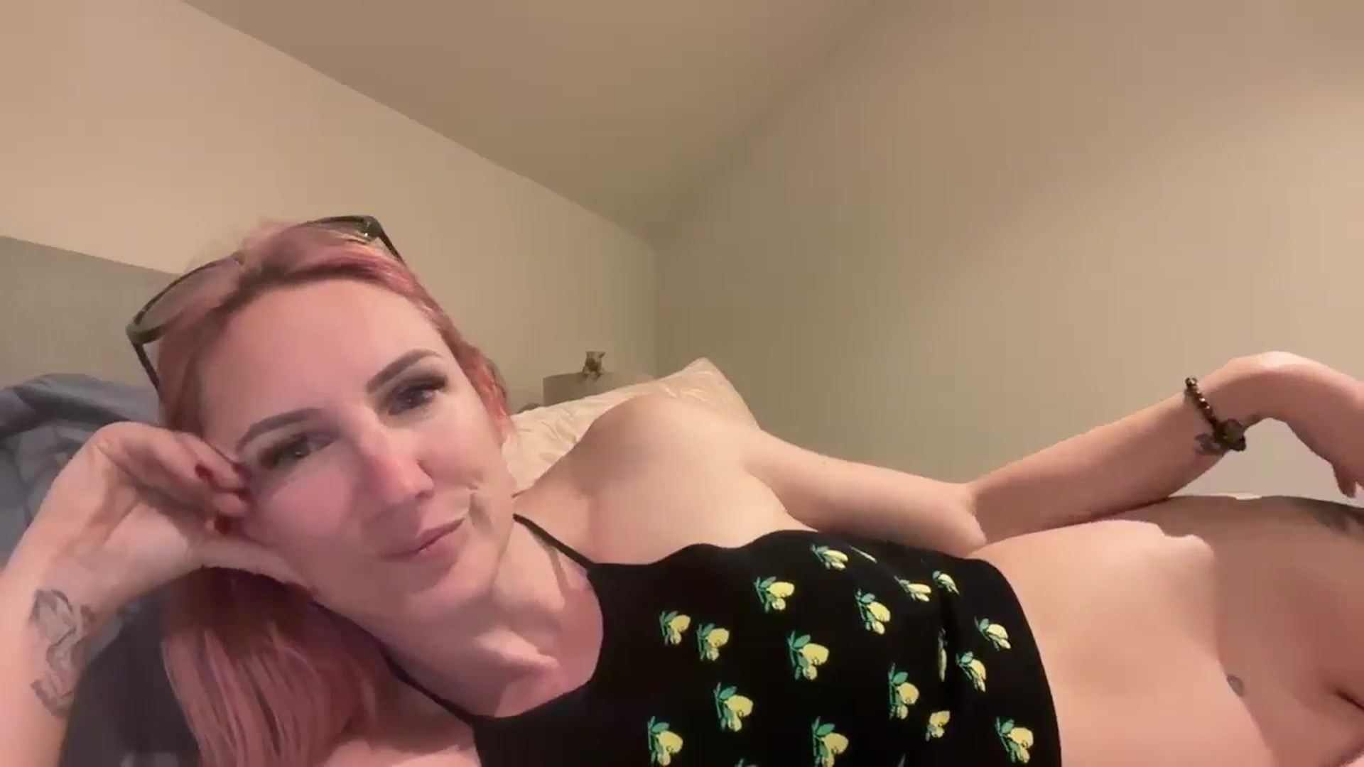 Gallery image thumbnail from Bellanoirxx's myfreecams stream on, 04/08/2026, 22:01 image 17 of 20