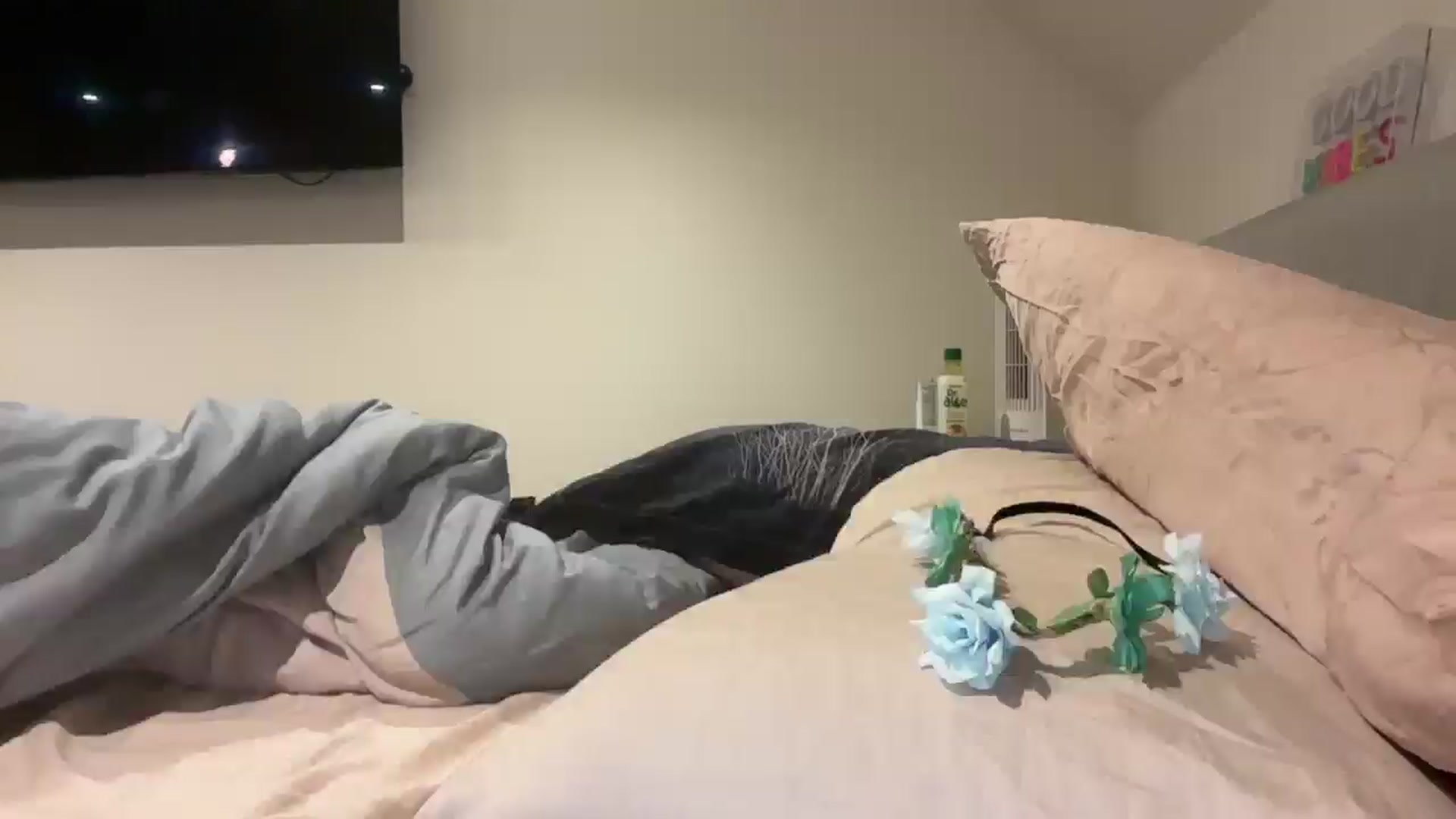 Gallery image thumbnail from Bellanoirxx's myfreecams stream on, 04/09/2026, 23:21 image 17 of 20