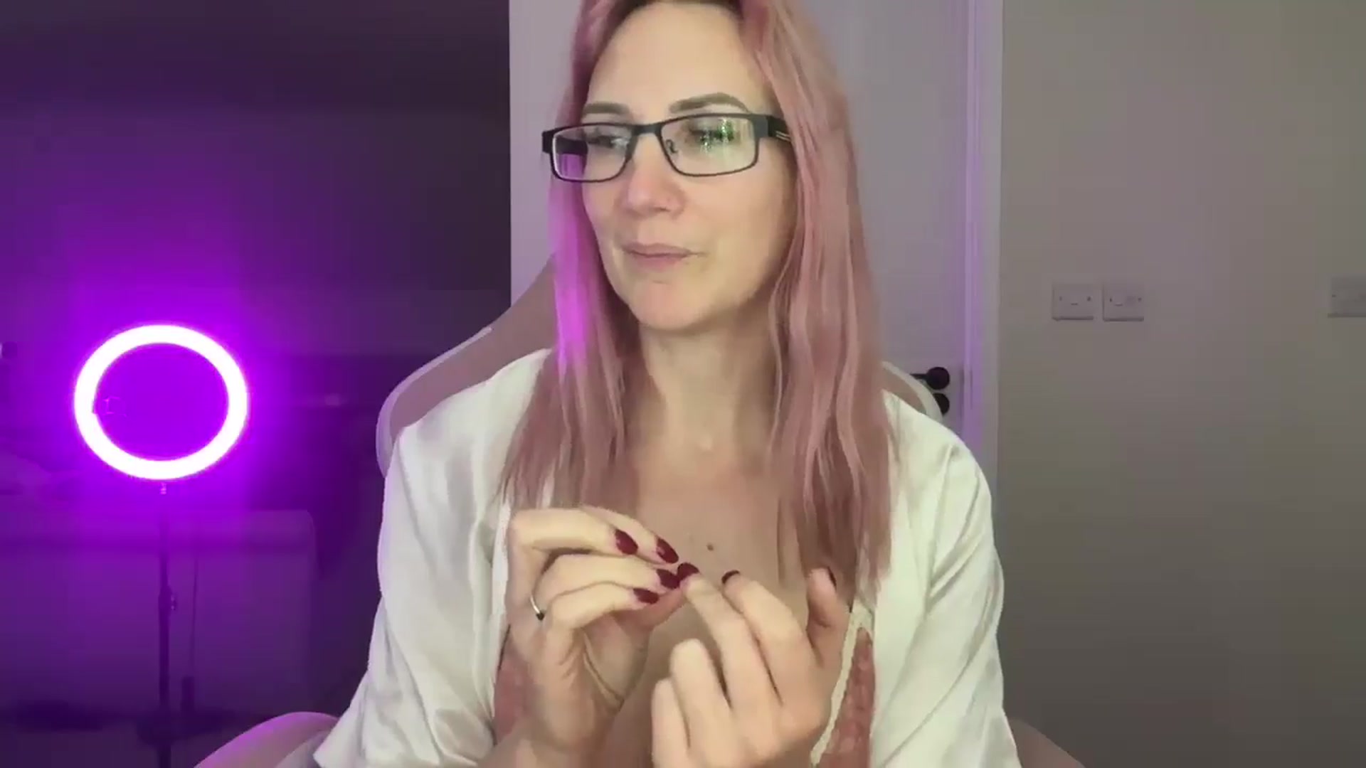 Gallery image thumbnail from Bellanoirxx's myfreecams stream on, 04/13/2026, 21:44 image 2 of 20