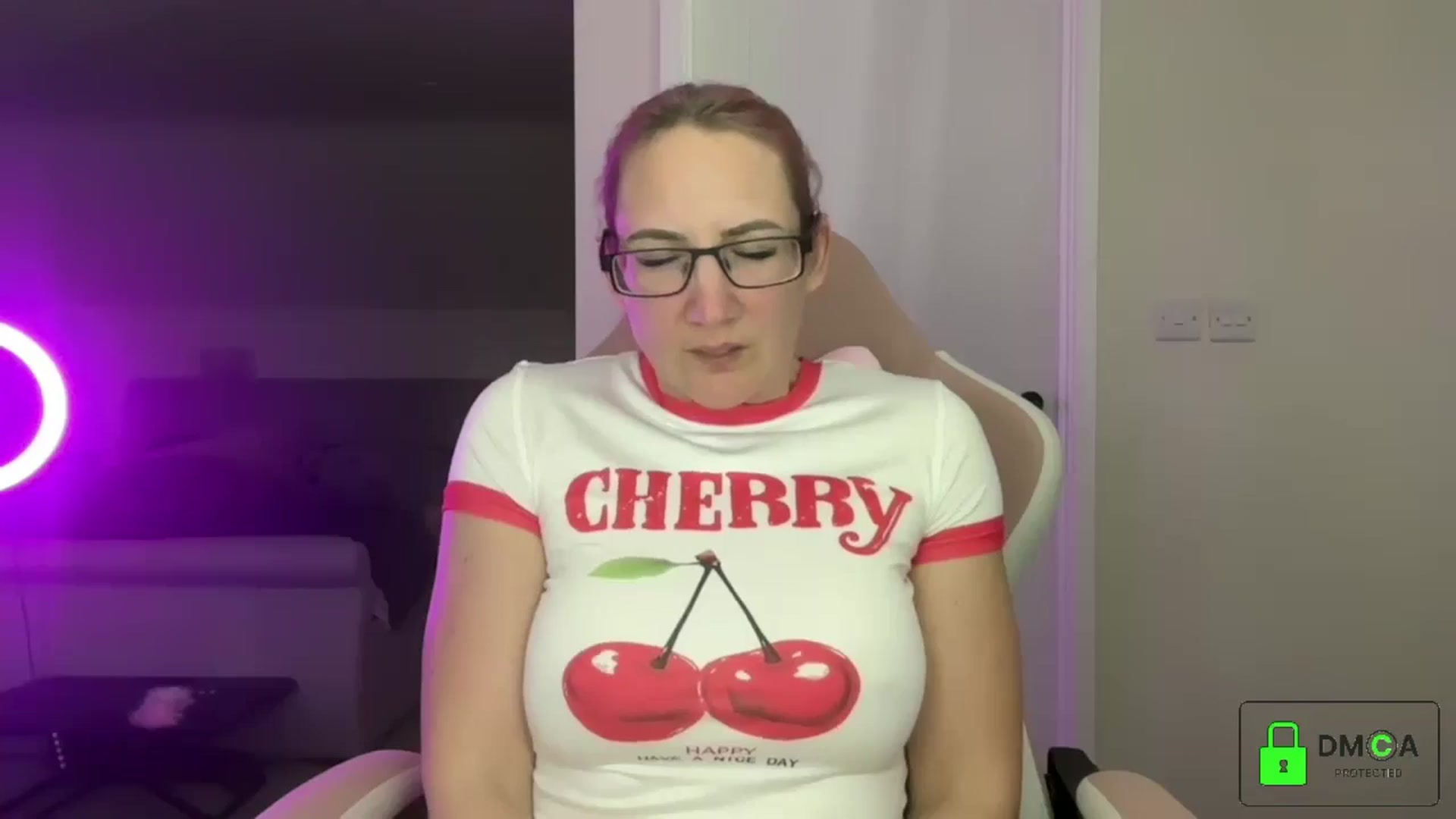 Gallery image thumbnail from Bellanoirxx's myfreecams stream on, 04/14/2026, 22:08 image 16 of 20