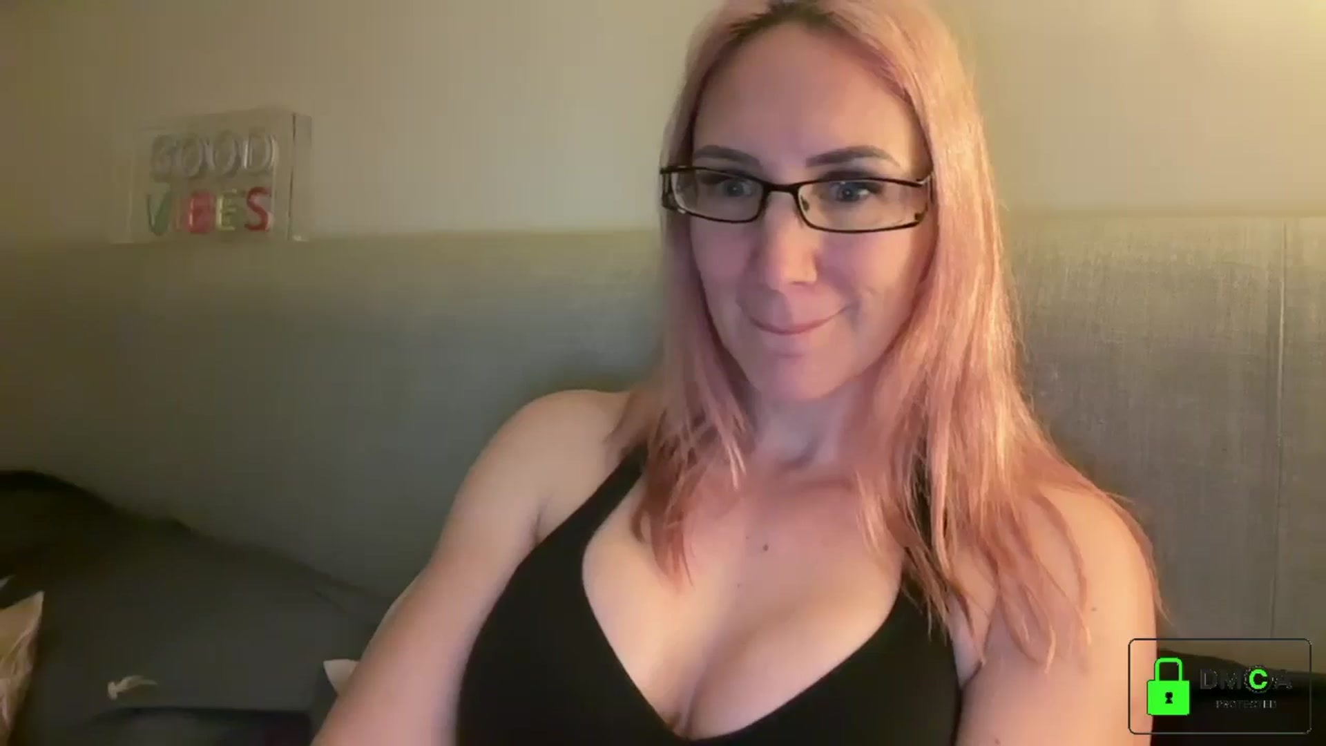 Gallery image thumbnail from Bellanoirxx's myfreecams stream on, 04/15/2026, 21:34 image 20 of 20