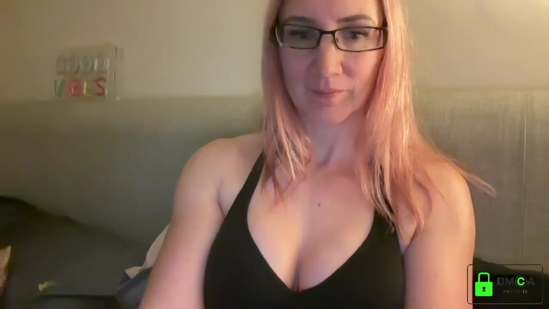 Gallery image thumbnail from Bellanoirxx's myfreecams stream on, 04/15/2026, 21:34 image 3 of 20