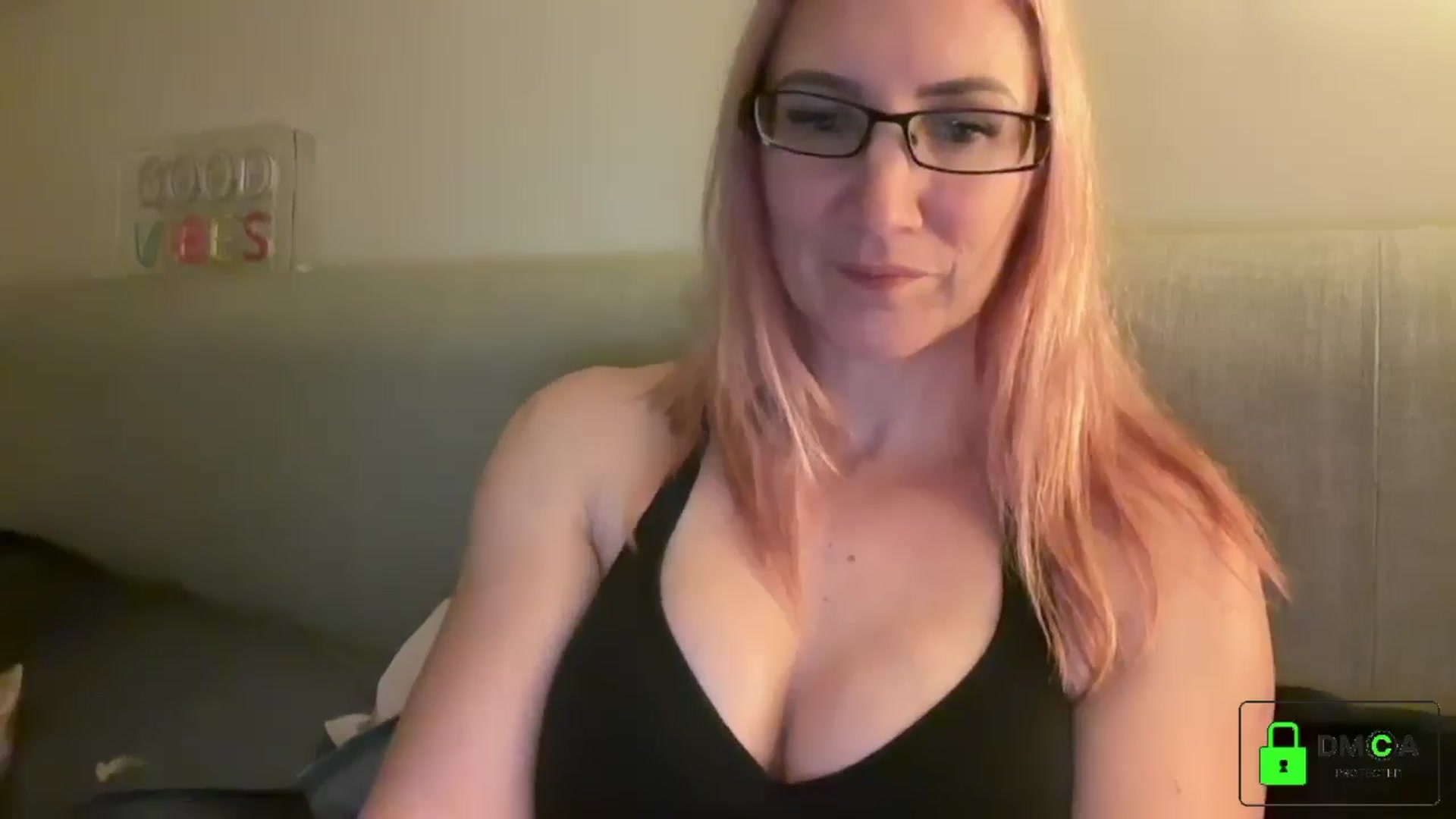 Gallery image thumbnail from Bellanoirxx's myfreecams stream on, 04/15/2026, 21:34 image 10 of 20