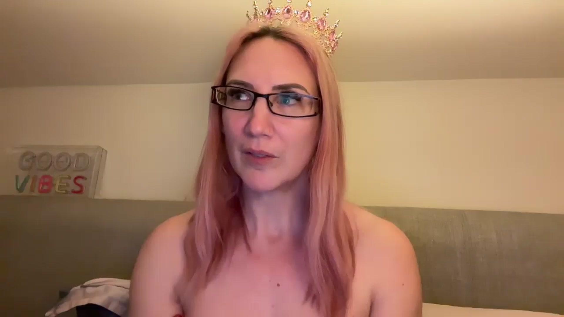 Gallery image thumbnail from Bellanoirxx's myfreecams stream on, 04/18/2026, 24:07 image 7 of 20