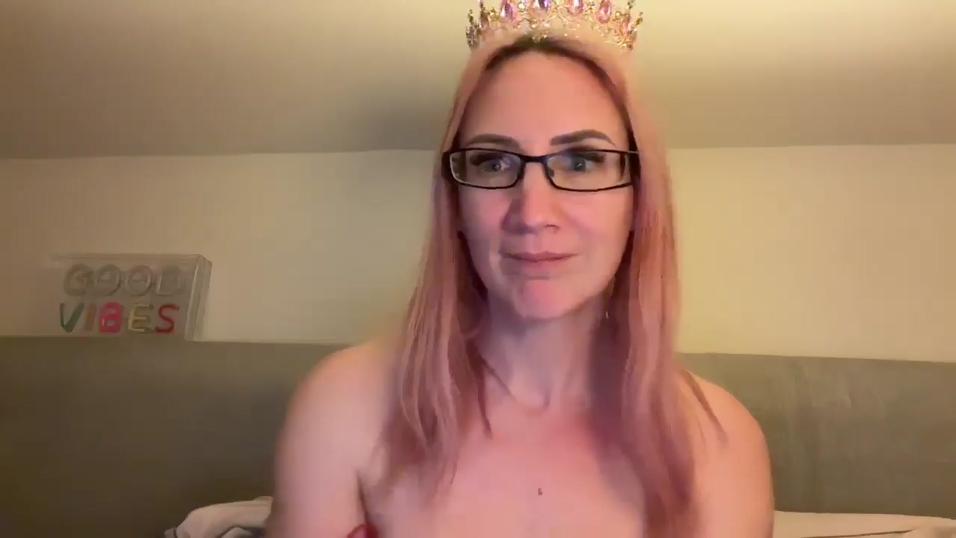 Gallery image thumbnail from Bellanoirxx's myfreecams stream on, 04/18/2026, 24:07 image 3 of 20