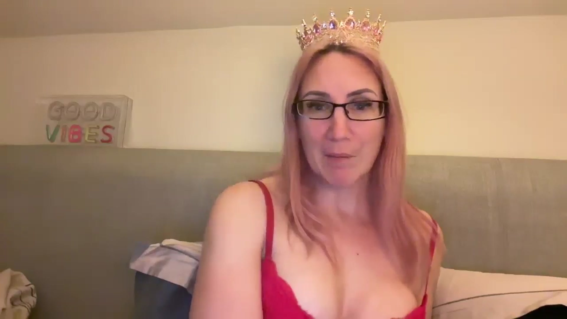 Gallery image thumbnail from Bellanoirxx's myfreecams stream on, 04/18/2026, 24:07 image 12 of 20