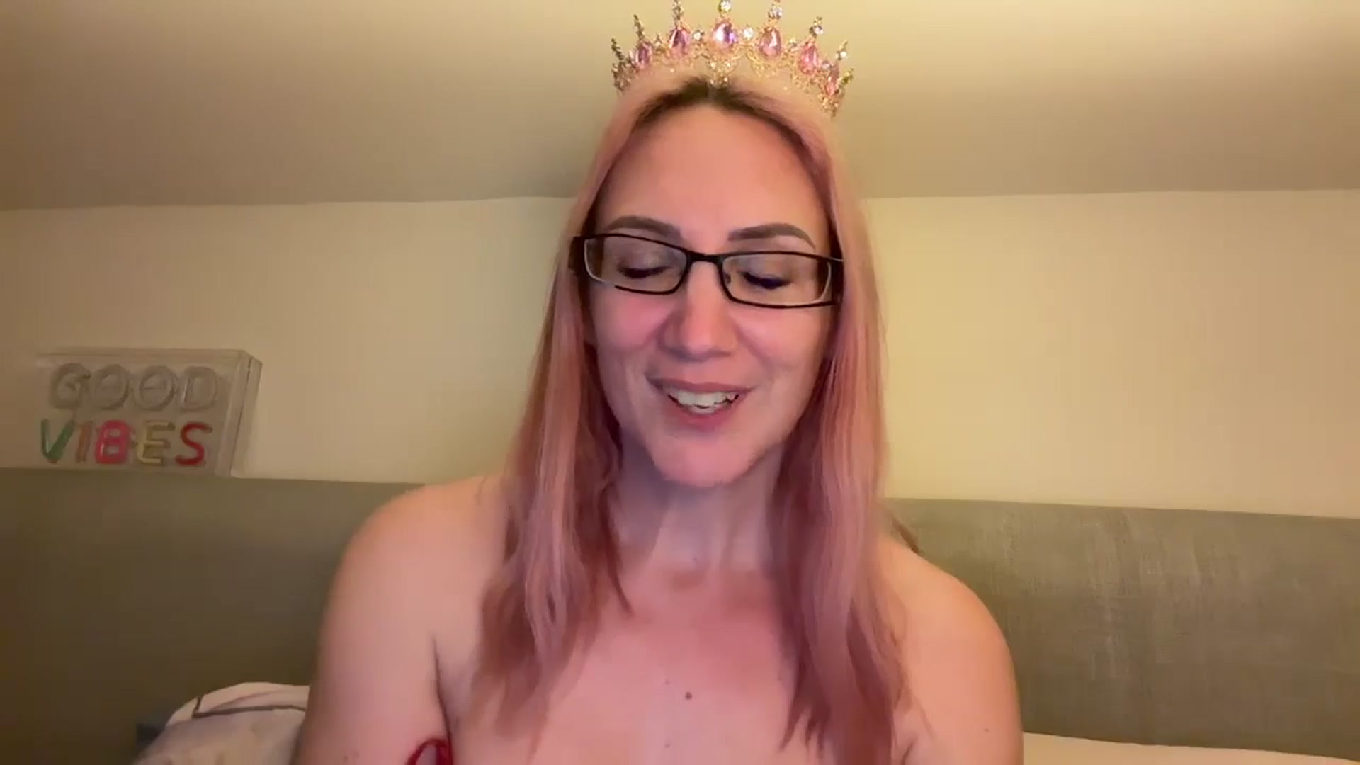 Gallery image thumbnail from Bellanoirxx's myfreecams stream on, 04/18/2026, 24:07 image 8 of 20