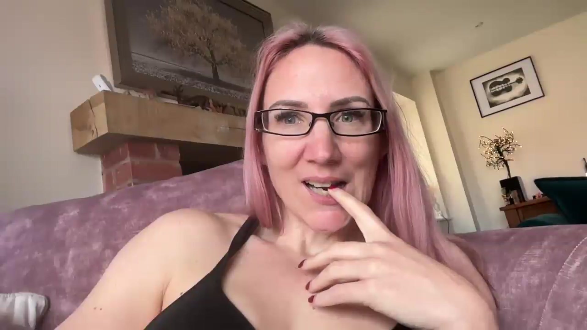 Gallery image thumbnail from Bellanoirxx's myfreecams stream on, 04/18/2026, 09:58 image 12 of 20