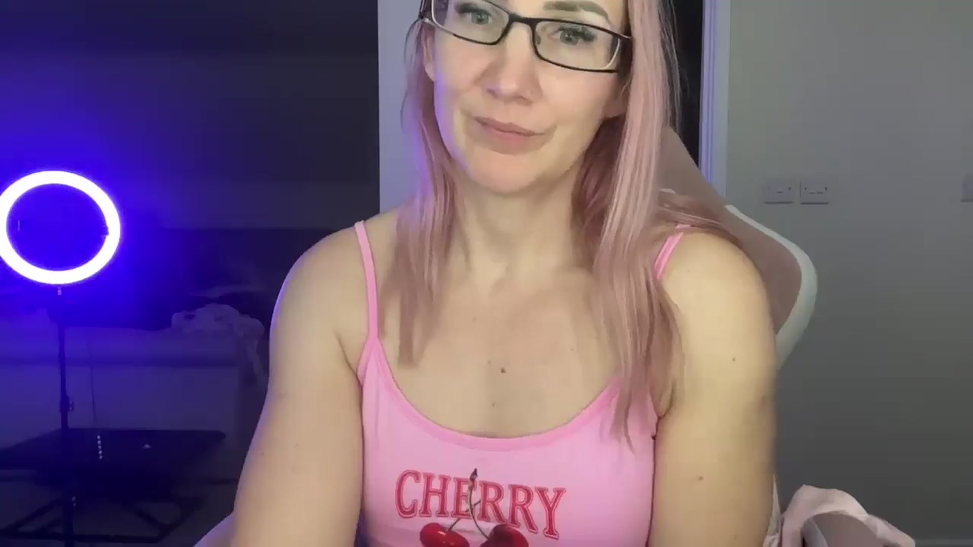 Gallery image thumbnail from Bellanoirxx's myfreecams stream on, 04/20/2026, 20:37 image 20 of 20