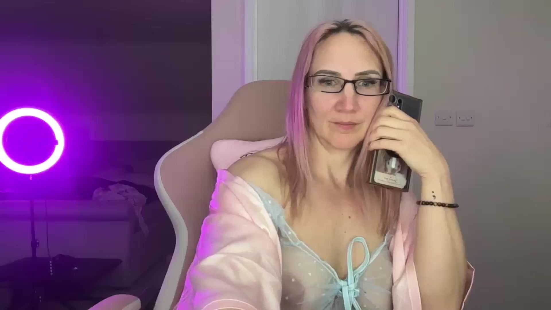 Gallery image thumbnail from Bellanoirxx's myfreecams stream on, 04/21/2026, 21:37 image 3 of 20