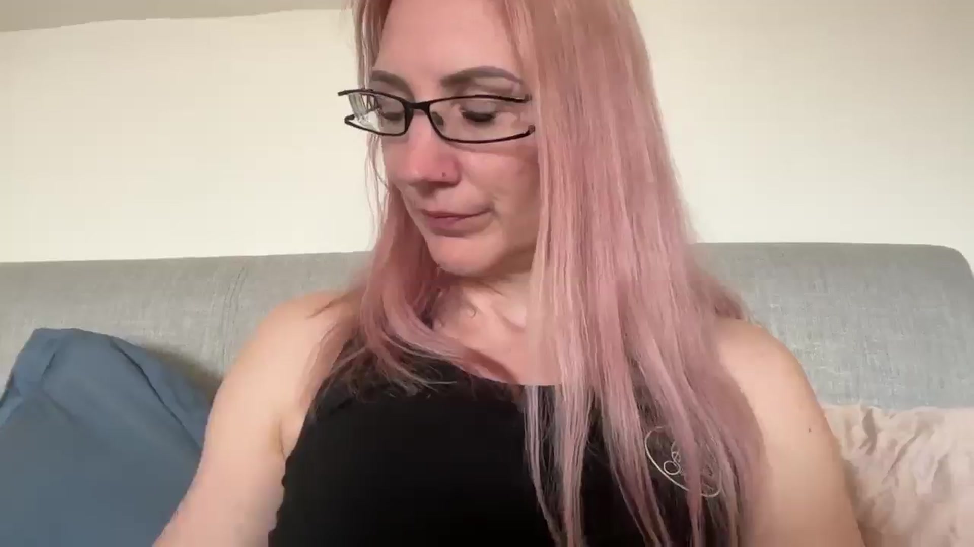 Gallery image thumbnail from Bellanoirxx's myfreecams stream on, 04/23/2026, 08:26 image 4 of 20