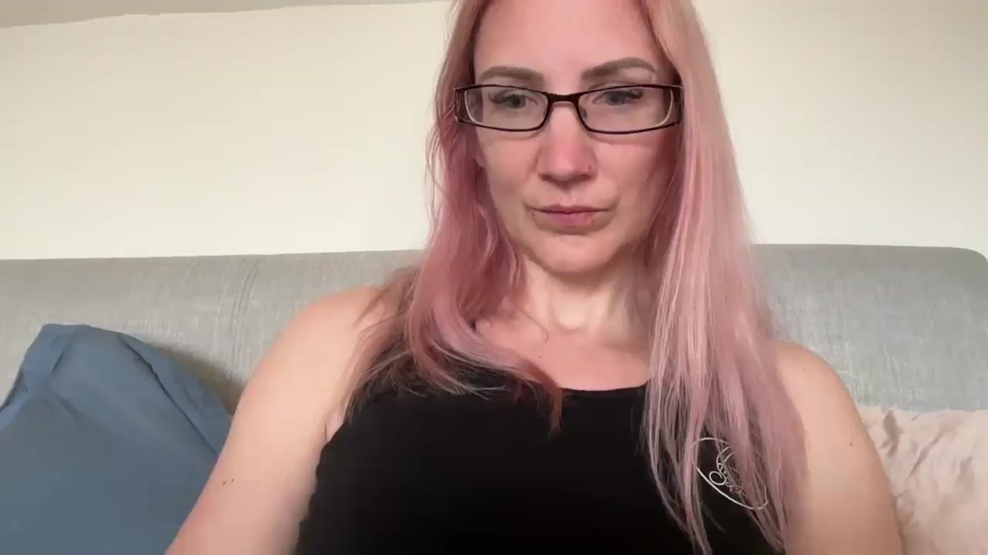 Gallery image thumbnail from Bellanoirxx's myfreecams stream on, 04/23/2026, 08:26 image 3 of 20