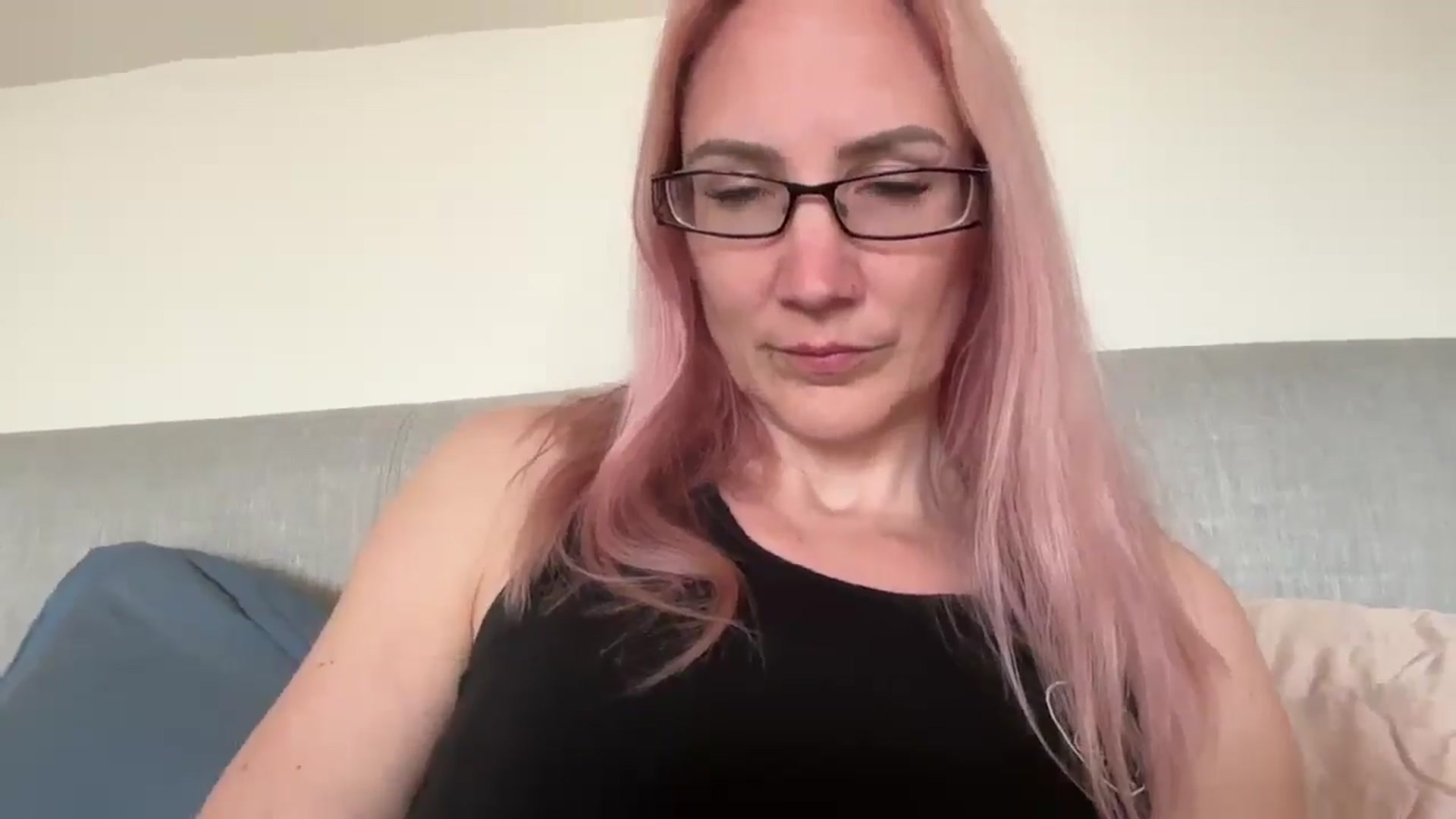 Gallery image thumbnail from Bellanoirxx's myfreecams stream on, 04/23/2026, 08:26 image 15 of 20
