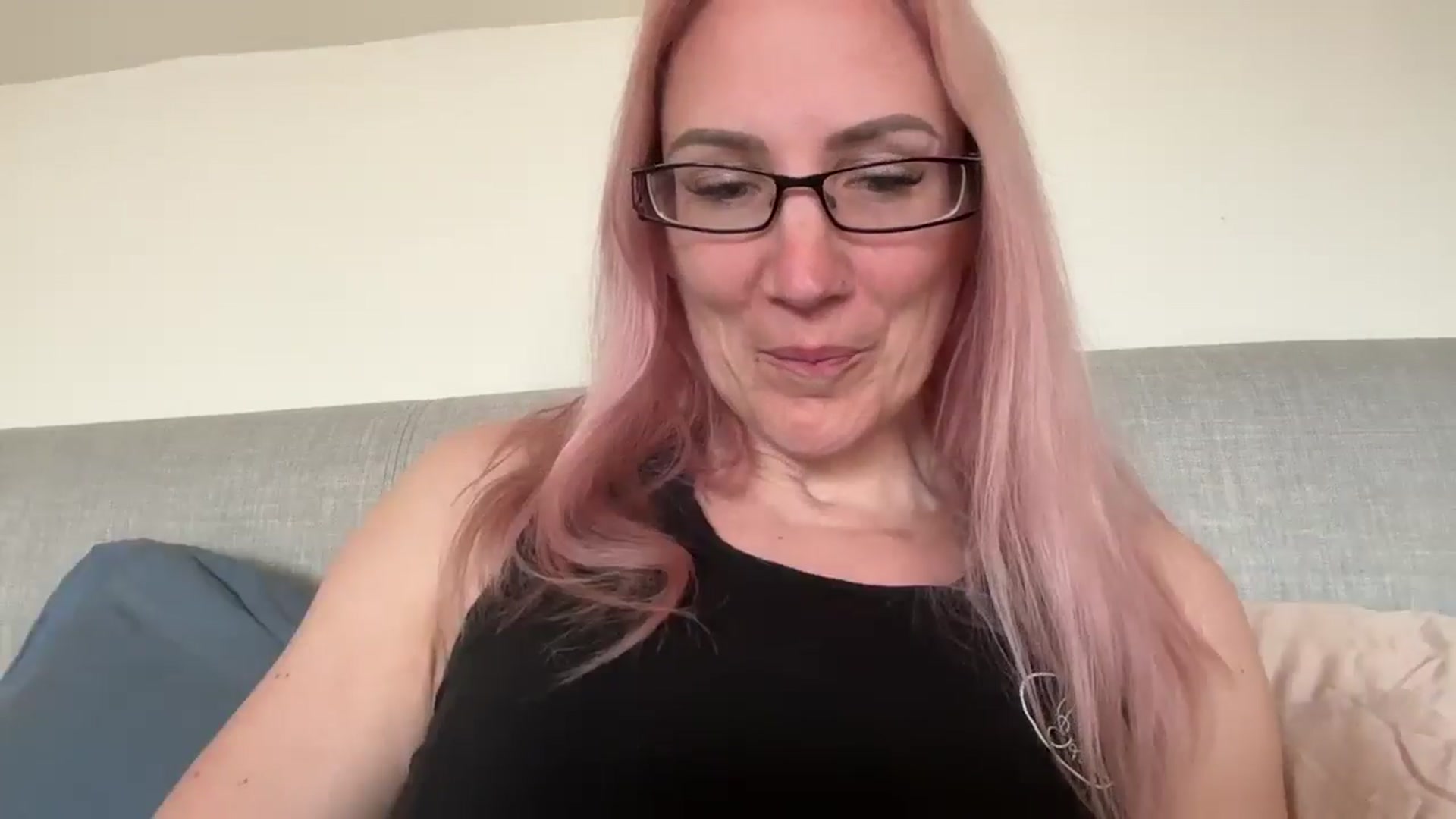 Gallery image thumbnail from Bellanoirxx's myfreecams stream on, 04/23/2026, 08:26 image 14 of 20