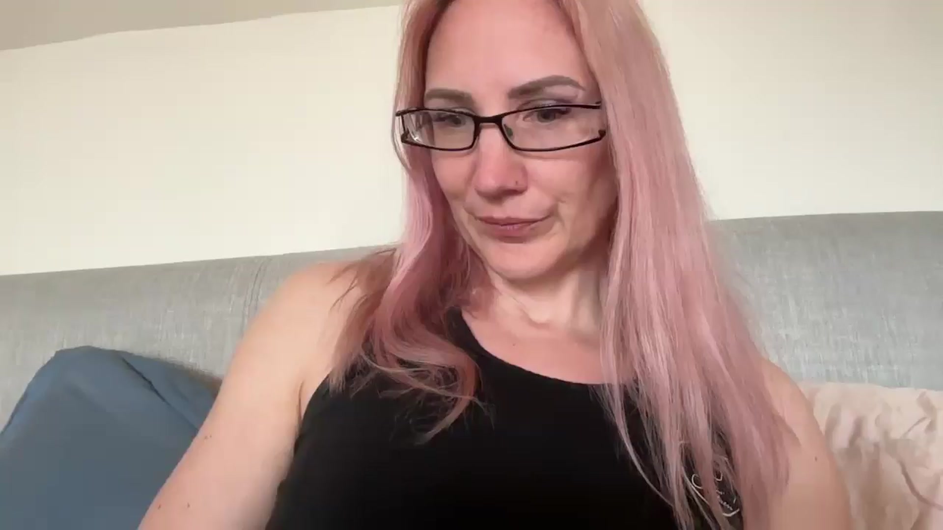 Gallery image thumbnail from Bellanoirxx's myfreecams stream on, 04/23/2026, 08:26 image 16 of 20