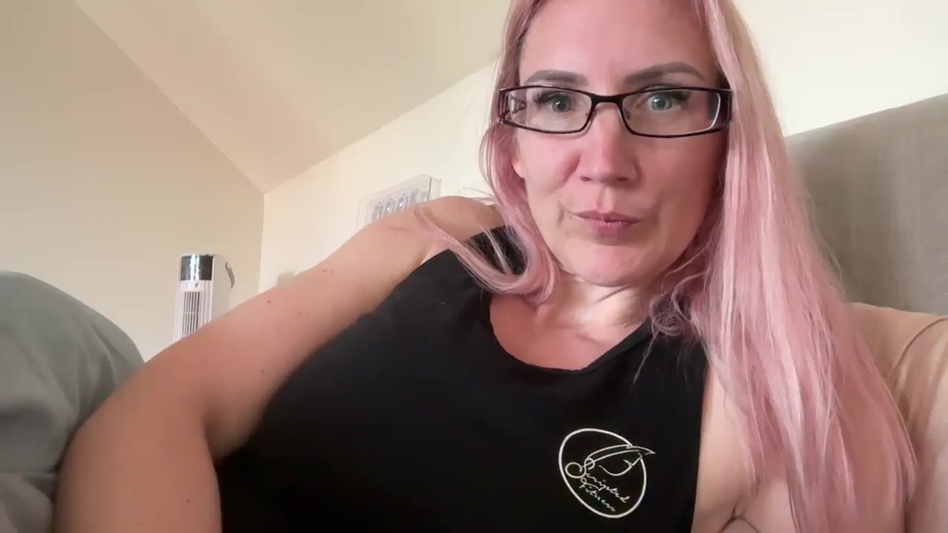 Gallery image thumbnail from Bellanoirxx's myfreecams stream on, 04/23/2026, 11:03 image 12 of 20