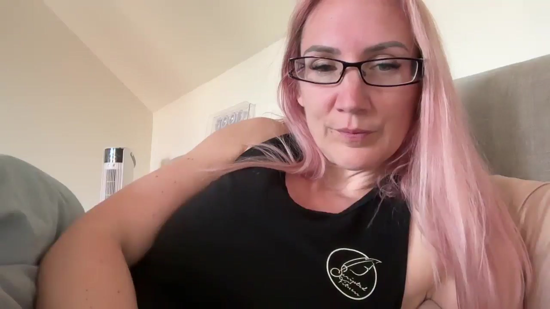 Gallery image thumbnail from Bellanoirxx's myfreecams stream on, 04/23/2026, 11:03 image 13 of 20