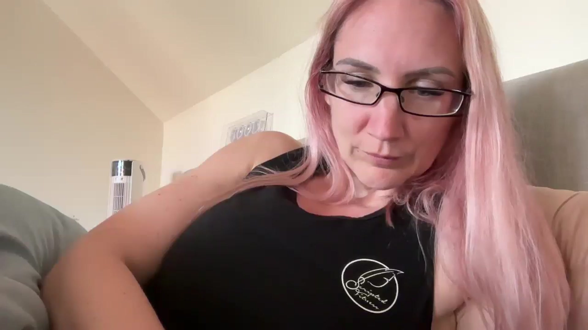 Gallery image thumbnail from Bellanoirxx's myfreecams stream on, 04/23/2026, 11:03 image 19 of 20