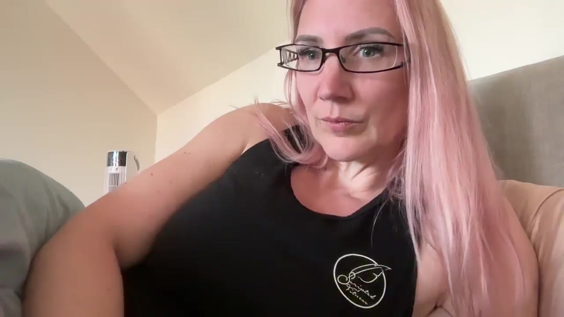 Gallery image thumbnail from Bellanoirxx's myfreecams stream on, 04/23/2026, 11:03 image 11 of 20