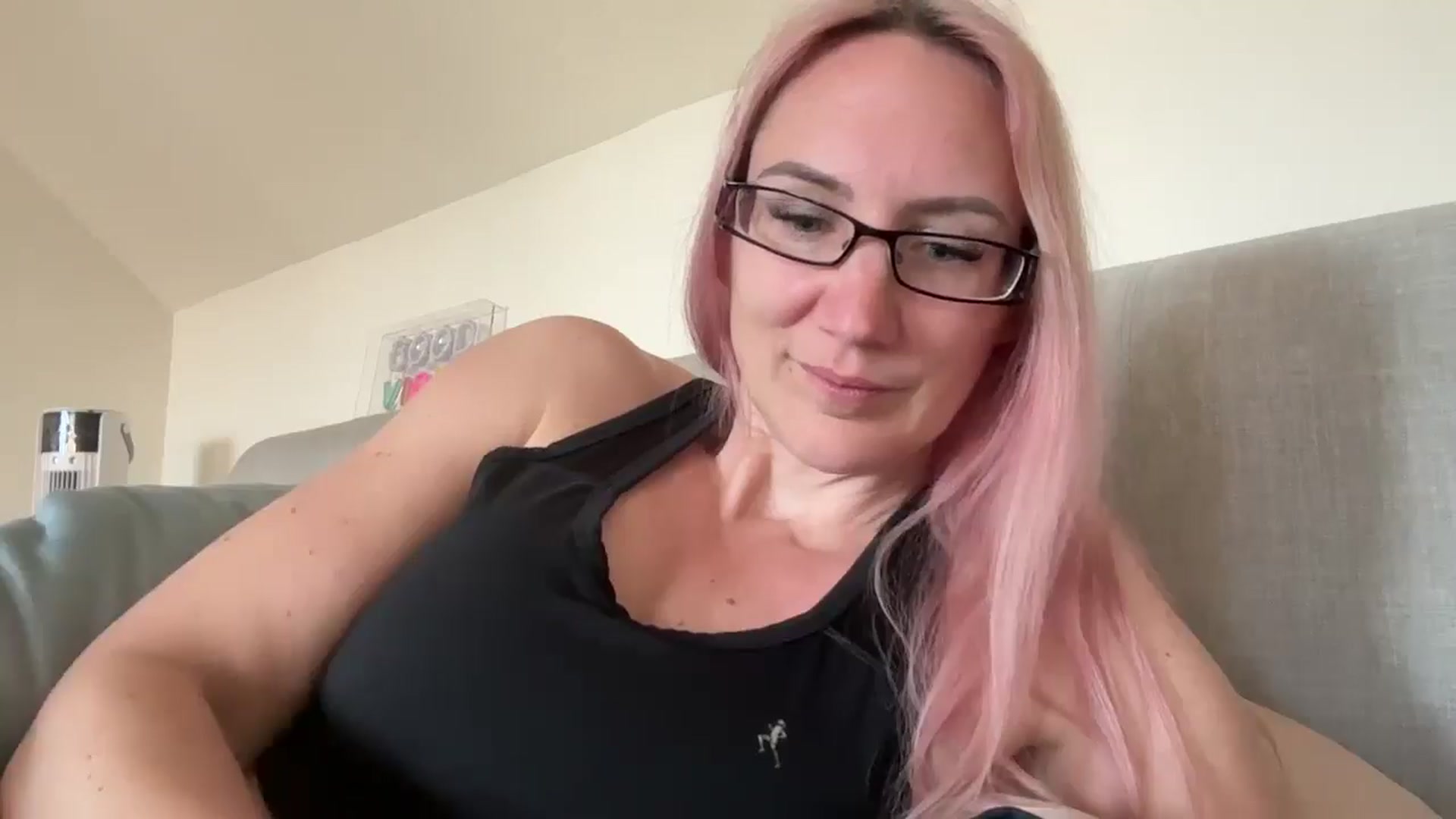 Gallery image thumbnail from Bellanoirxx's myfreecams stream on, 04/24/2026, 08:57 image 19 of 20