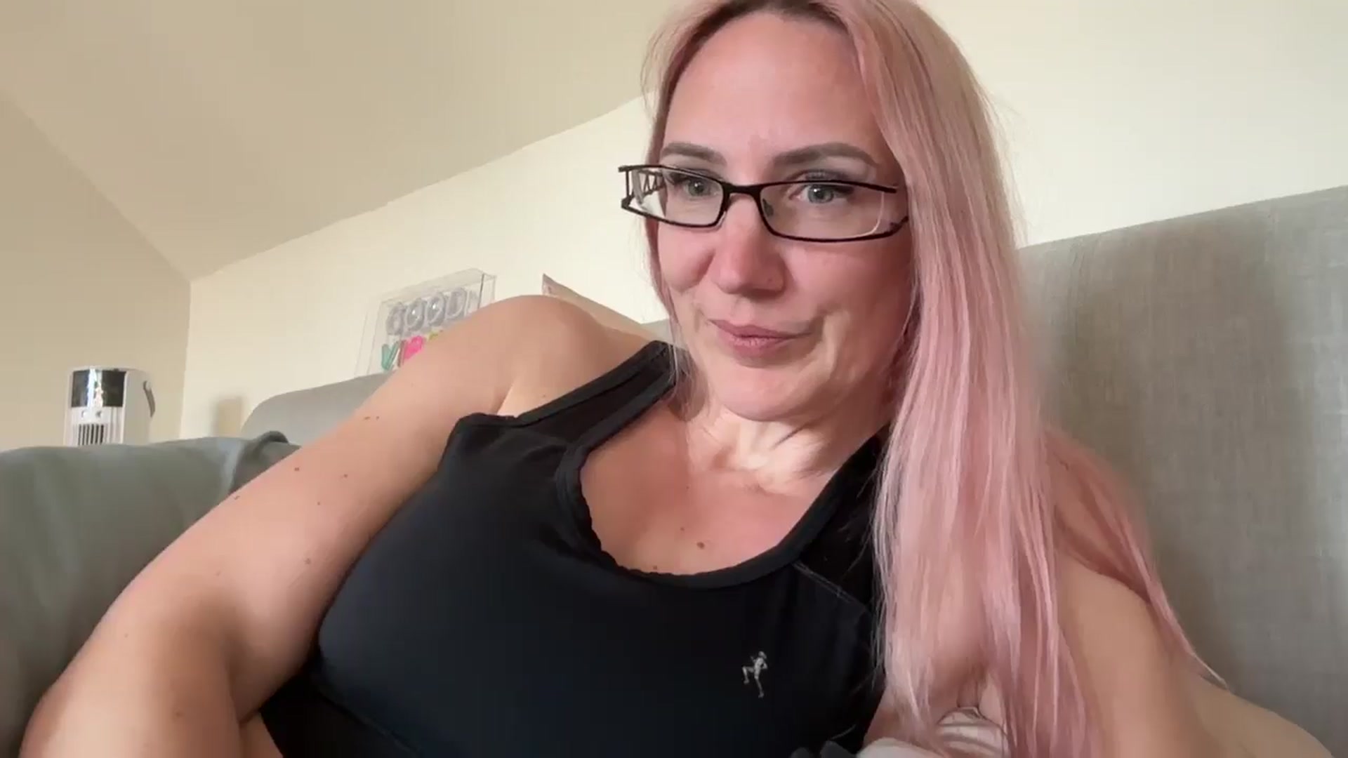 Gallery image thumbnail from Bellanoirxx's myfreecams stream on, 04/24/2026, 08:57 image 15 of 20